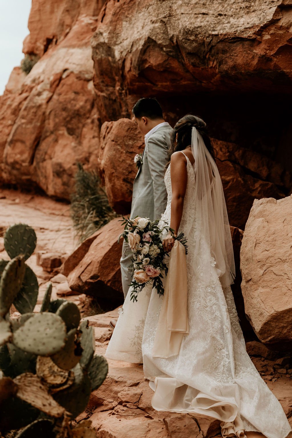 Cathedral-Rock-Elopement10204.jpg