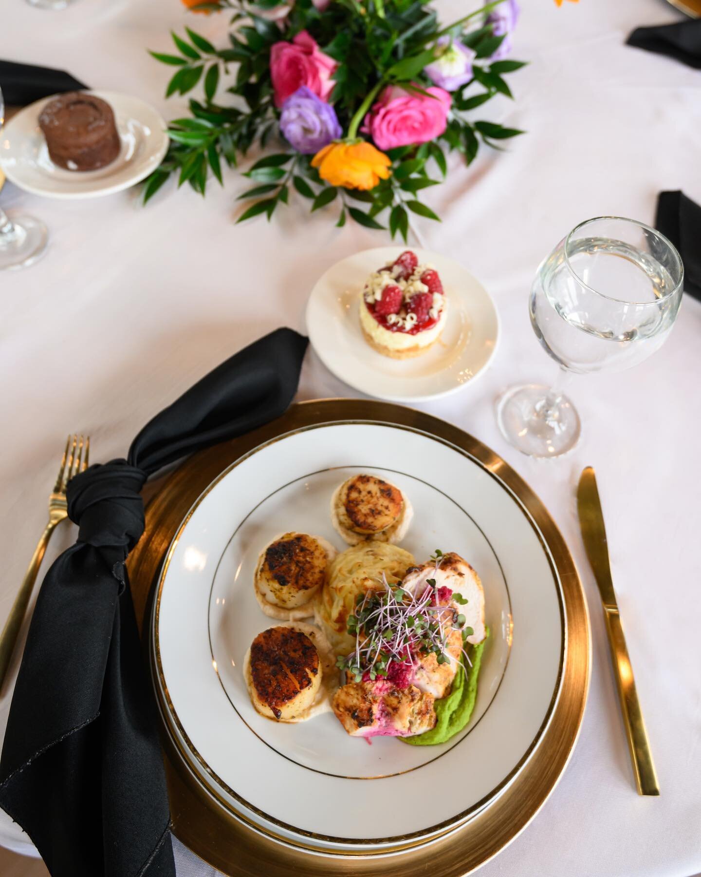 Our 2024 Duet Plates are real show stoppers! Perfectly paired dishes for any palate! 
We have weekday availability for 2023 Fall  Galas, Fundraisers &amp; Banquets. 

Let&rsquo;s Eat! 🌸

#daytoncatering #cateringdayton #daytonfood #downtowndayton #d