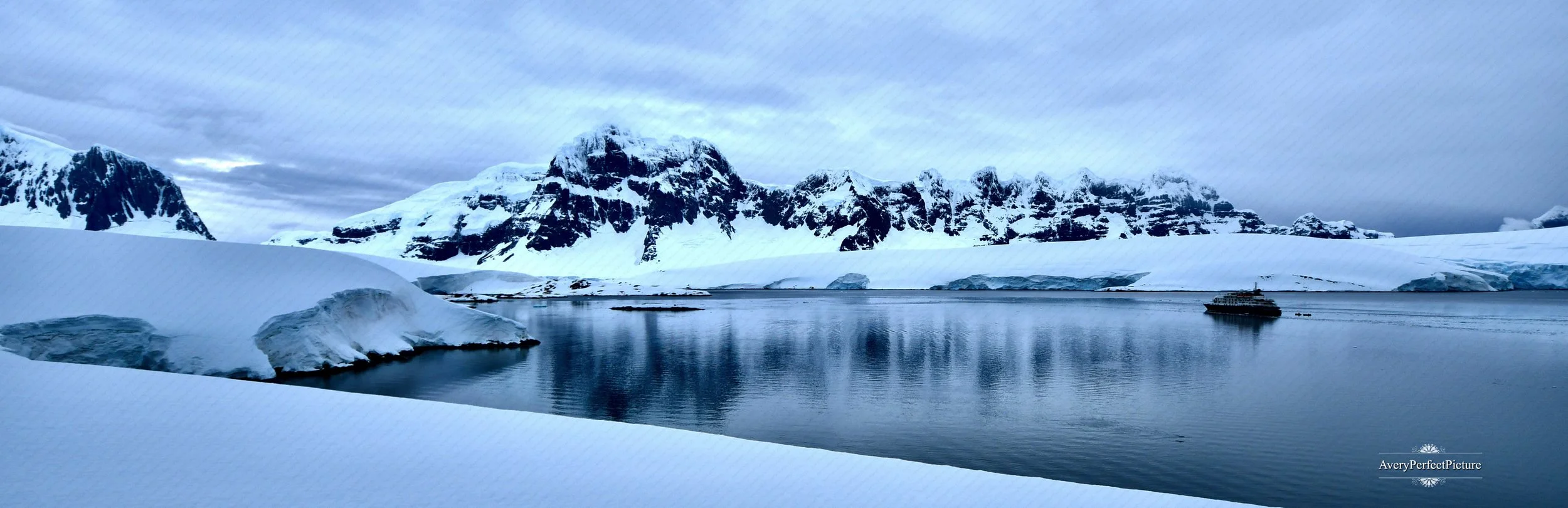 Antartica - Port Lockroy the Antarctic Peninsula. Unique Nature ...