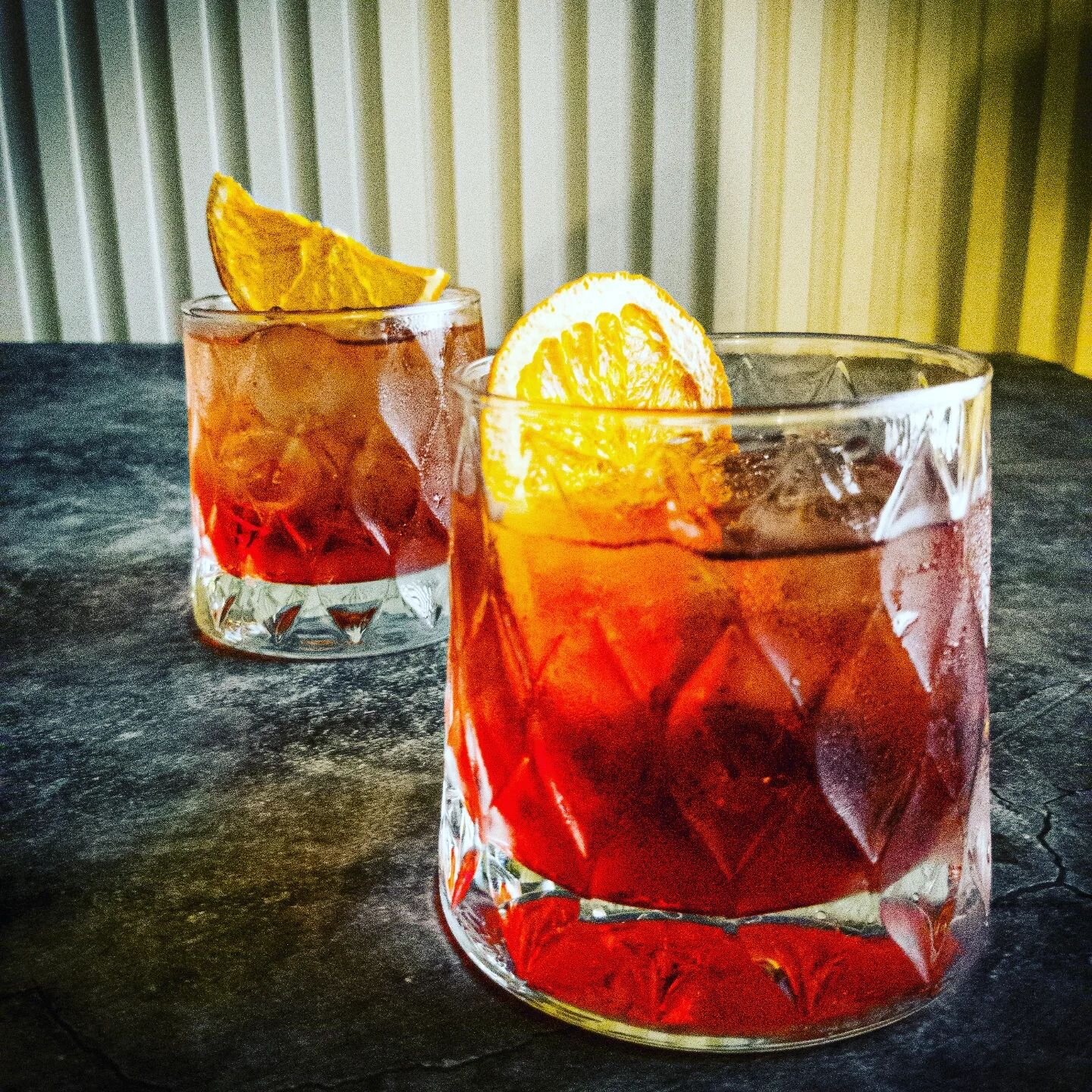 It's Friday night and it's time for a Negroni! Drop by, we're open for dine in until 10pm.

#santamargherita #negroni #americano #neapolitanpizza #pizzanapoletana #maronn #italianfood #camberwell #3124 #camberwell3124 #middlecamberwell