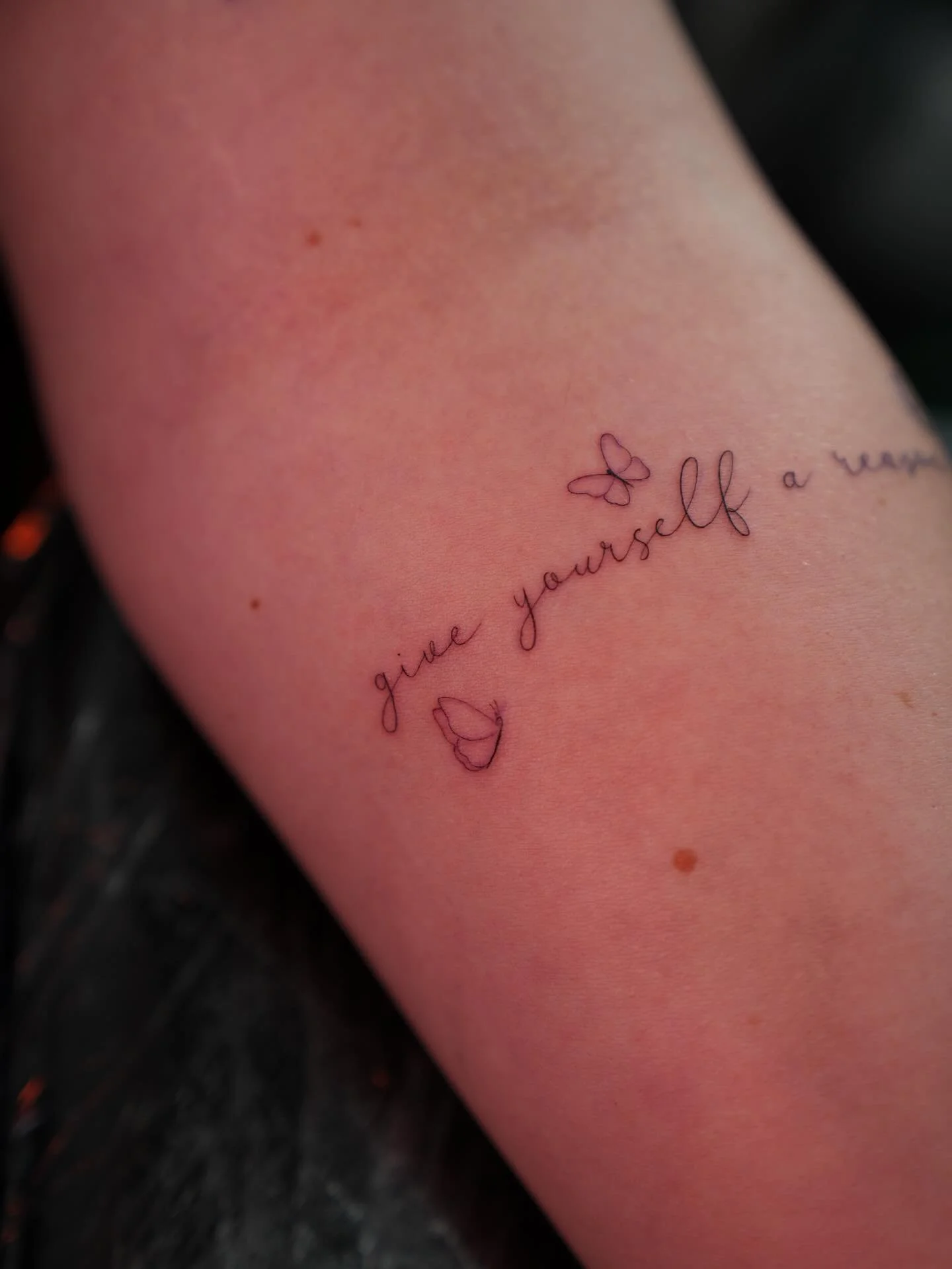 A little motivation, permanently yours. Give yourself a reason. 

#sandiegofinelinetattoo #sandiegofinelinetattooartist #finelinetattoo #sandiego