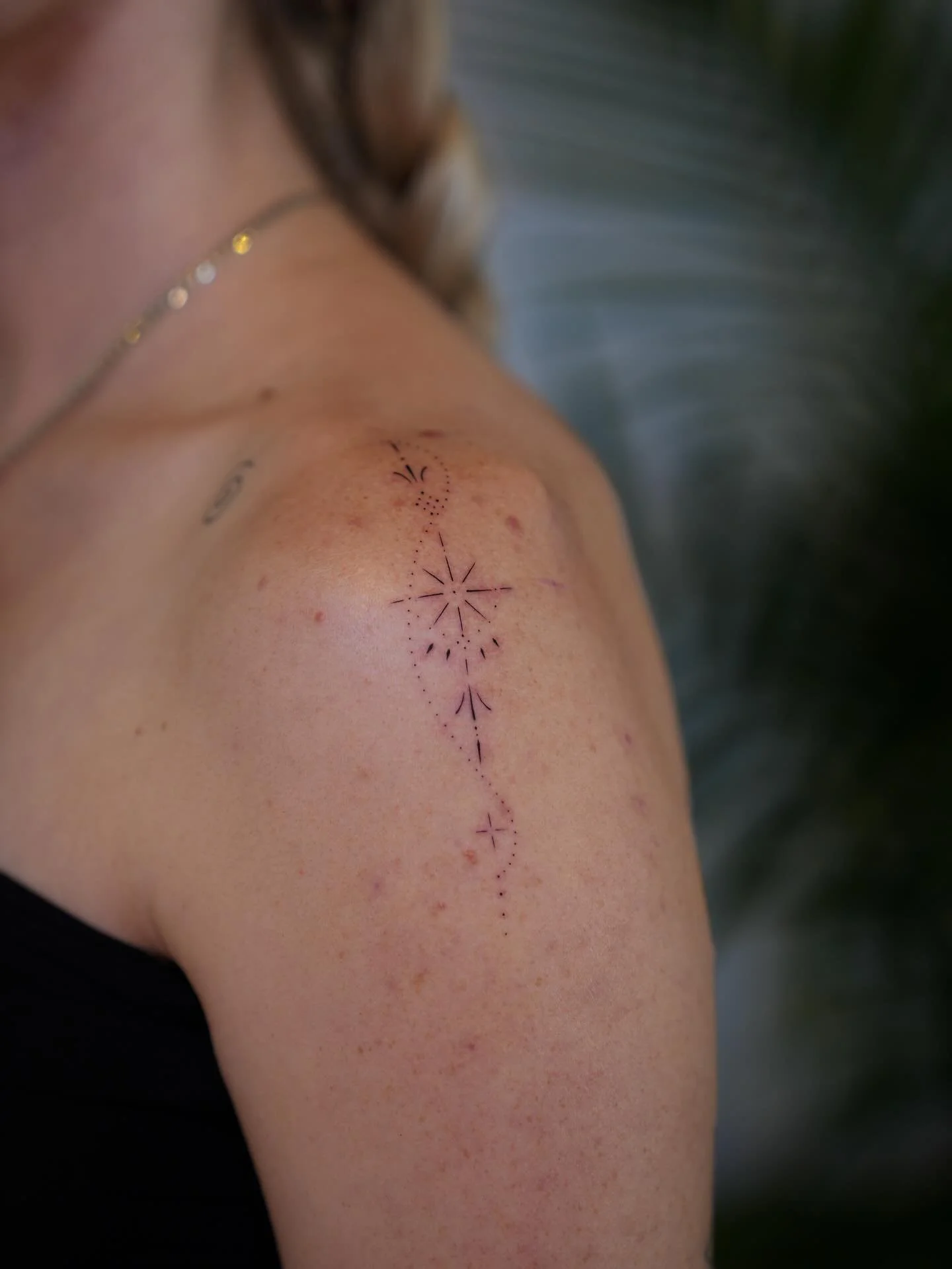 Light, flowy, and full of magic ✨

#sandiegofinelinetattoo #sandiegofinelinetattooartist #sandiegodowntown