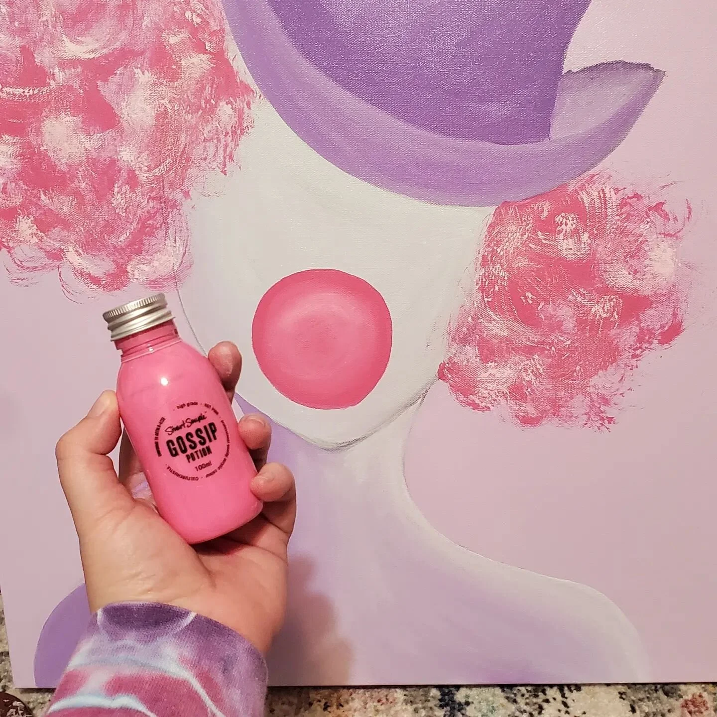 I've been wanting to do another bubblegum girl for a while - I loved the first one so much. And tonight I discovered that painting bubblegum with pink paint that smells like bubblegum is a special kinda awesome.

#culturehustle #acryliconcanvas #acry