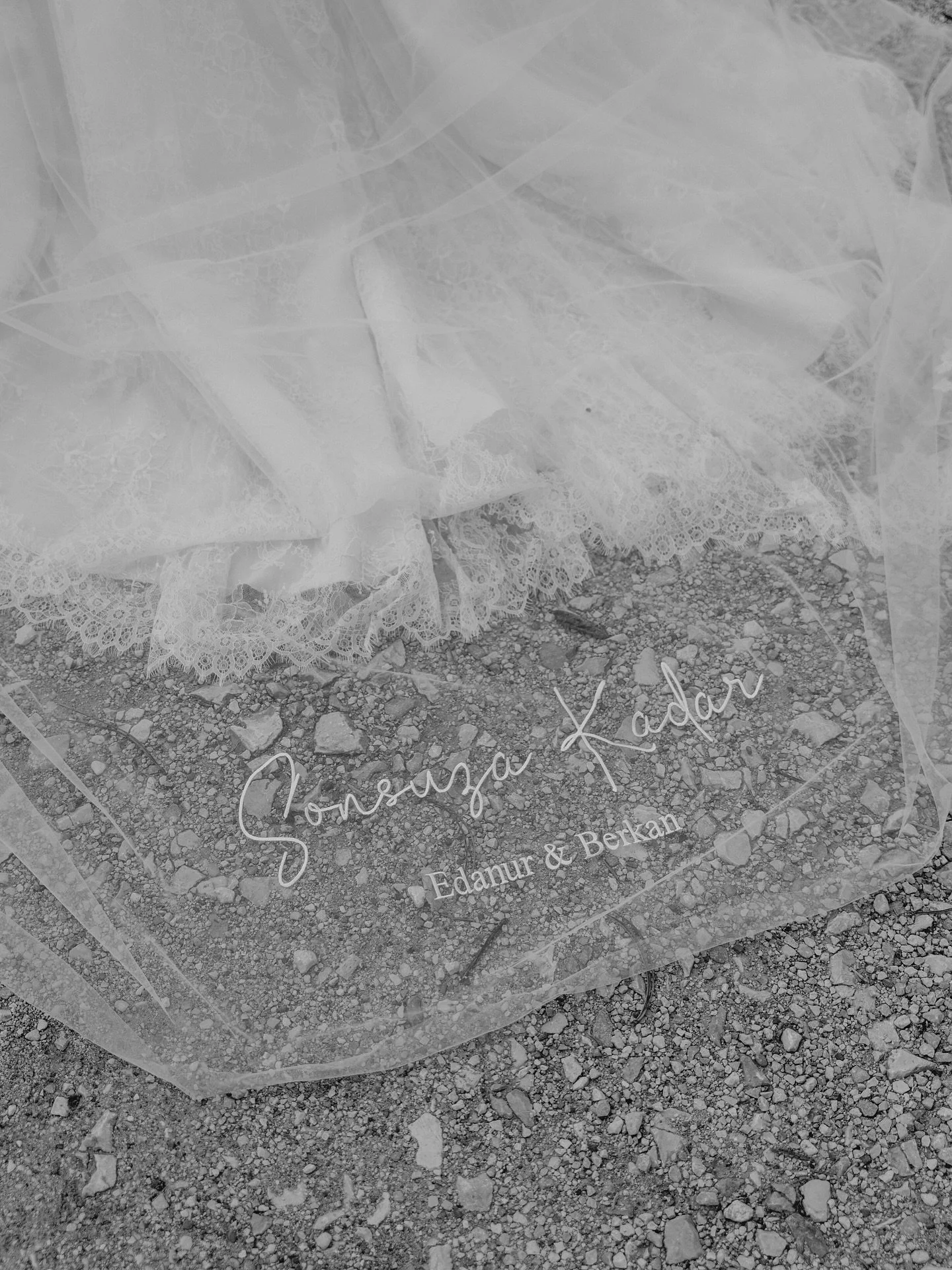 E | B ✨
.
.
.
.
#wedding #bride #groom #weddingday #weddingplanning #engagement #weddinginspiration #marriage #weddingphotography #weddingdress #weddingideas #weddingceremony #love #ido #bridal #weddingparty #weddingdecor #weddingcake #weddingrecepti