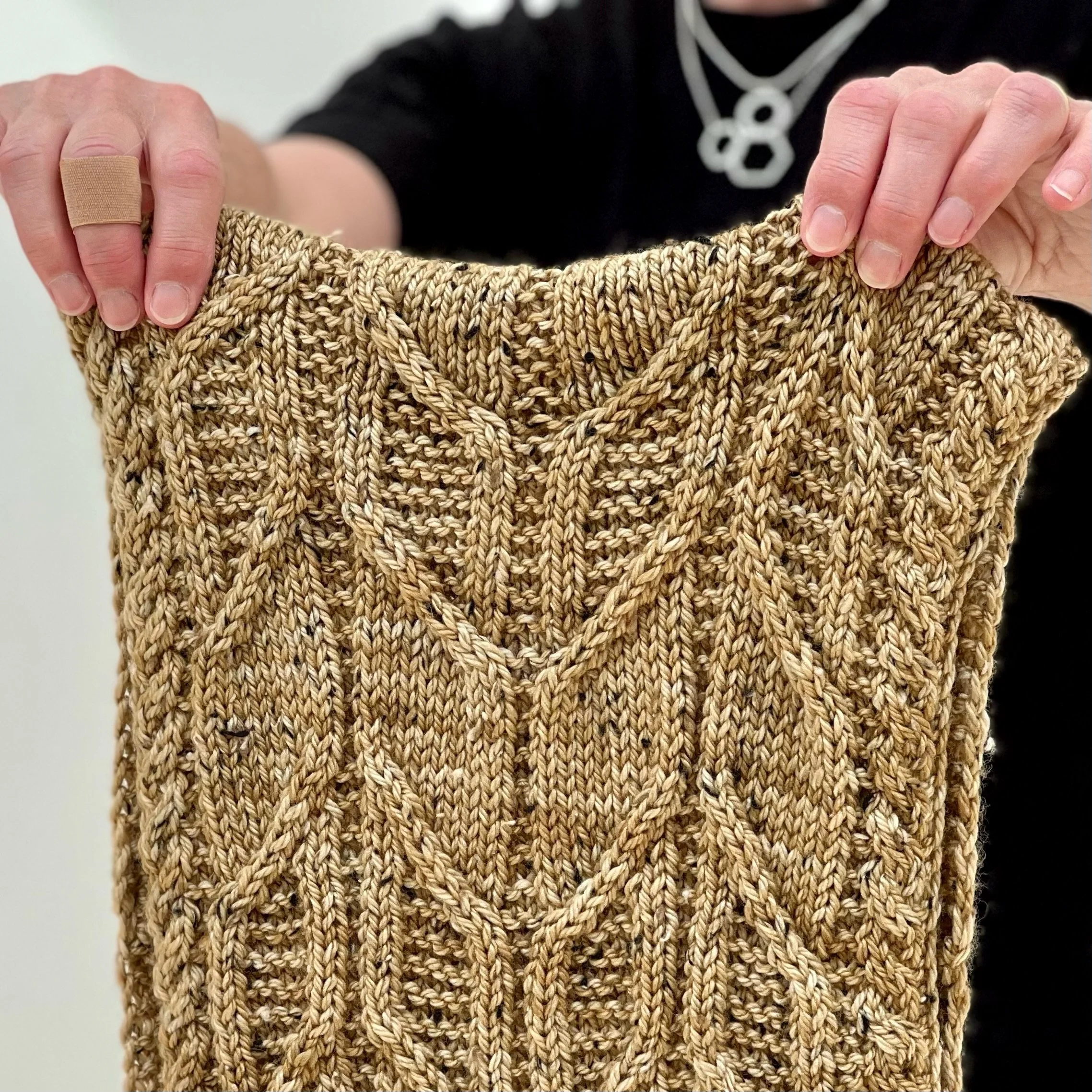 Leaf Cable Cowl Pattern on Ravelry