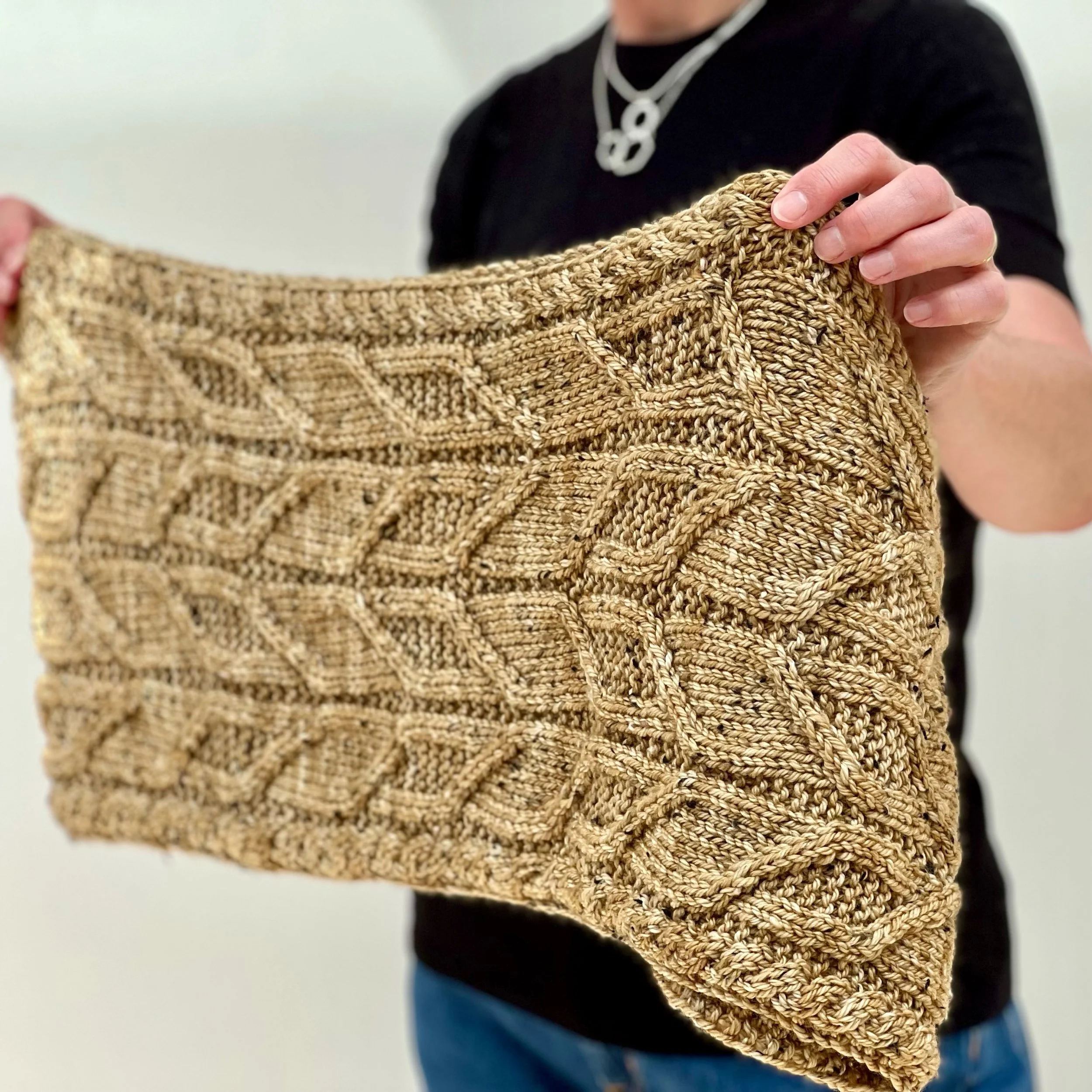 Leaf cable Cowl Pattern on Payhip