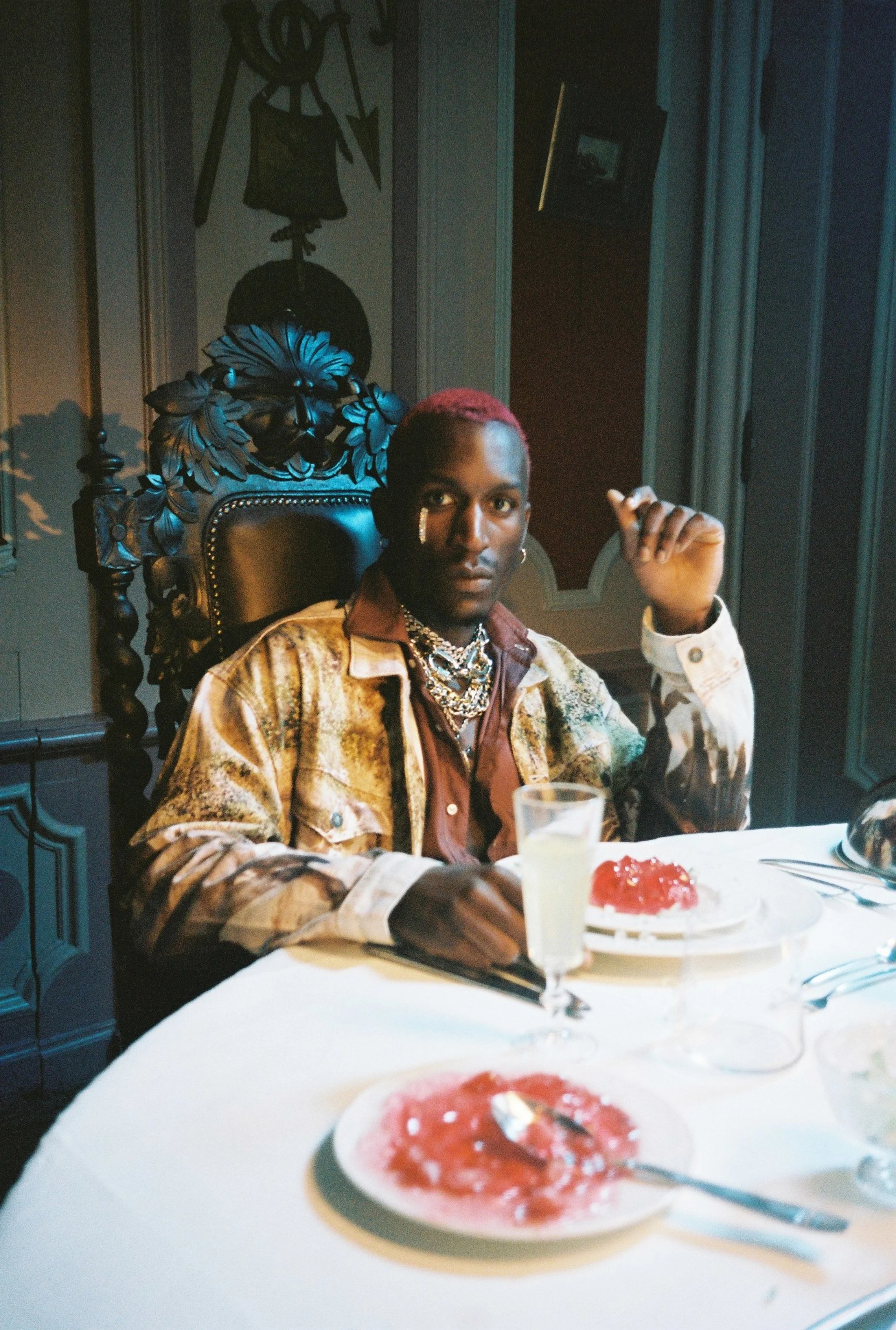 Sky Feliz - High (music video)
Directed by Fransje Calf