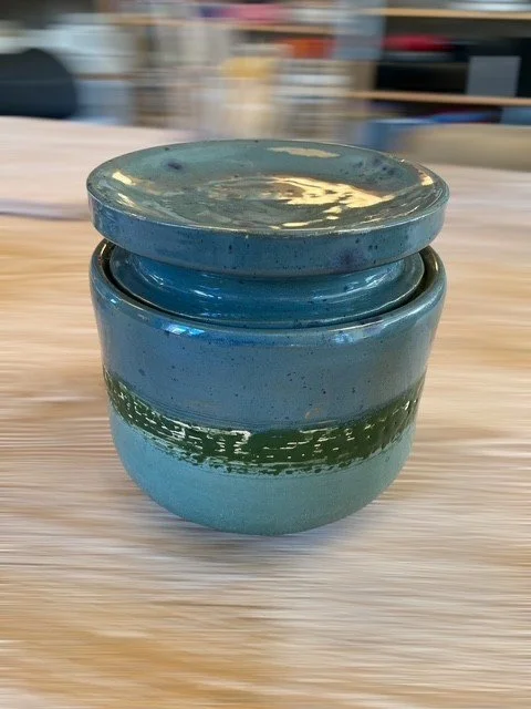 dekselpot blauw pauw.jpg