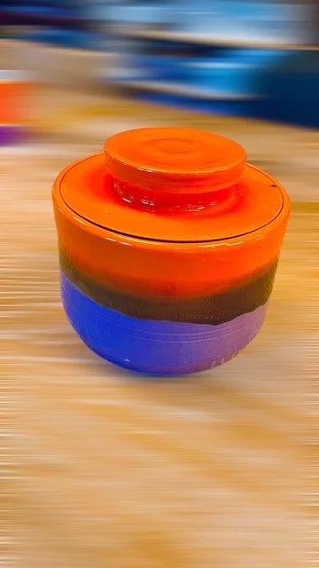 paars oranje dekselpot.jpg