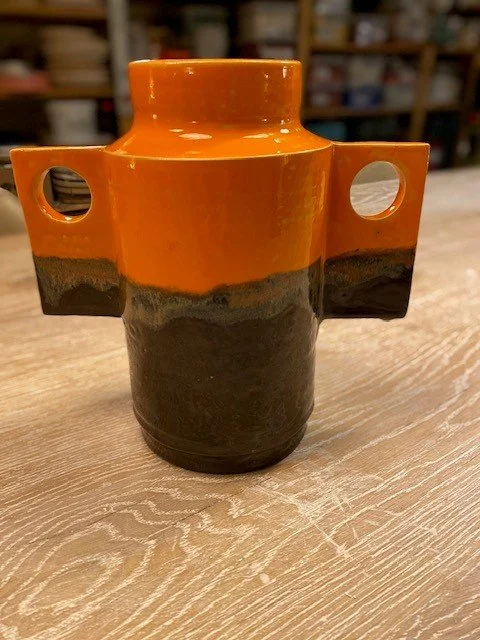 oranje bruine vaas rechte oren.jpg