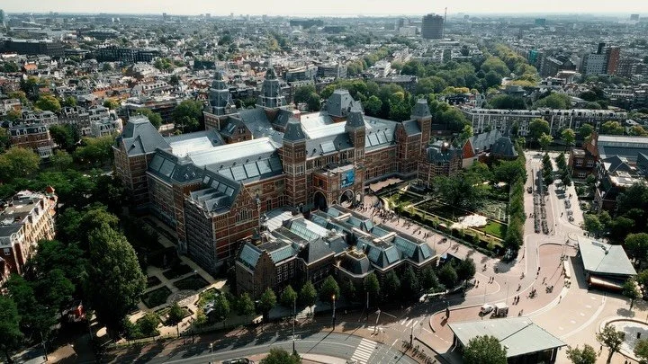 Late September brought a spectacular edition of Museumplein Polo Amsterdam, one of the most elegant outdoor events in the city, where sport, style and hospitality come together on the iconic Museumplein.

Over 2 days, I shot a video showcasing @perno