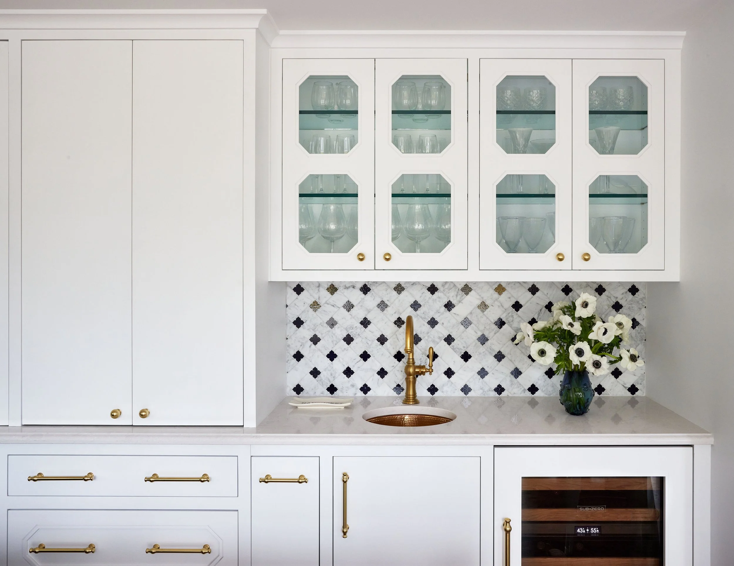 Kitchen, Backsplash, Bar, Custom Cabinetry, Parker Bowie Larson, Interior Design, Laurel Hollow, Photography by Julia D'Agostino