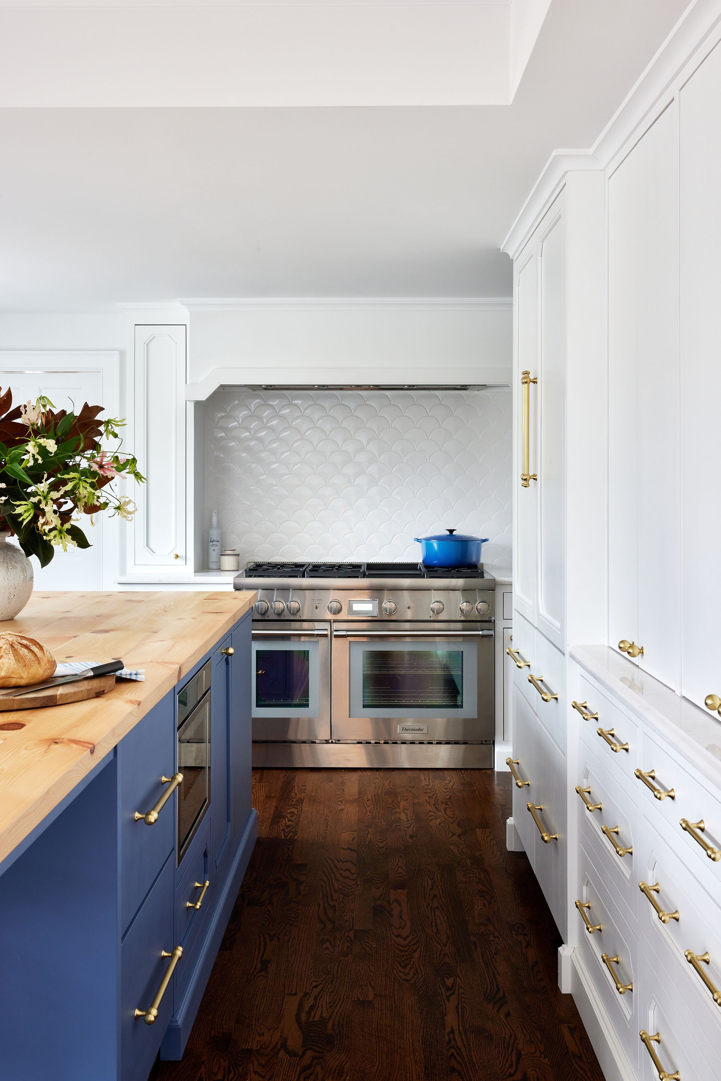 Kitchen, Range, Range Hood, Backsplash, Kitchen Island, Parker Bowie Larson, Interior Design, Laurel Hollow, Photography by Julia D'Agostino