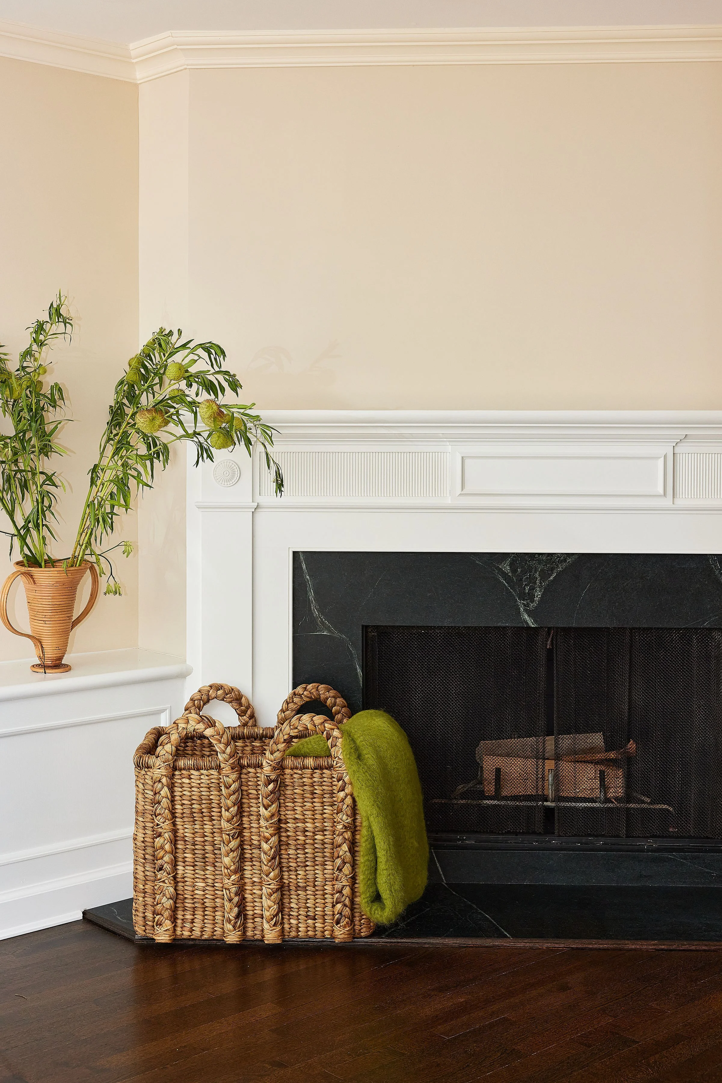 Sara Hilmer, Manhasset, Parker Bowie Larson, Photography by Julia D’Agostino
