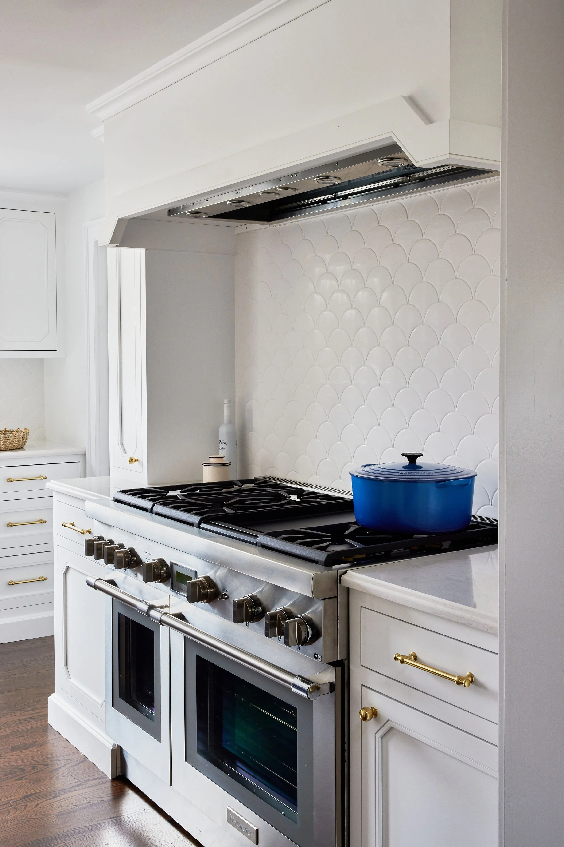 Kitchen, Range, Range Hood, Backsplash, Parker Bowie Larson, Interior Design, Laurel Hollow, Photography by Julia D'Agostino