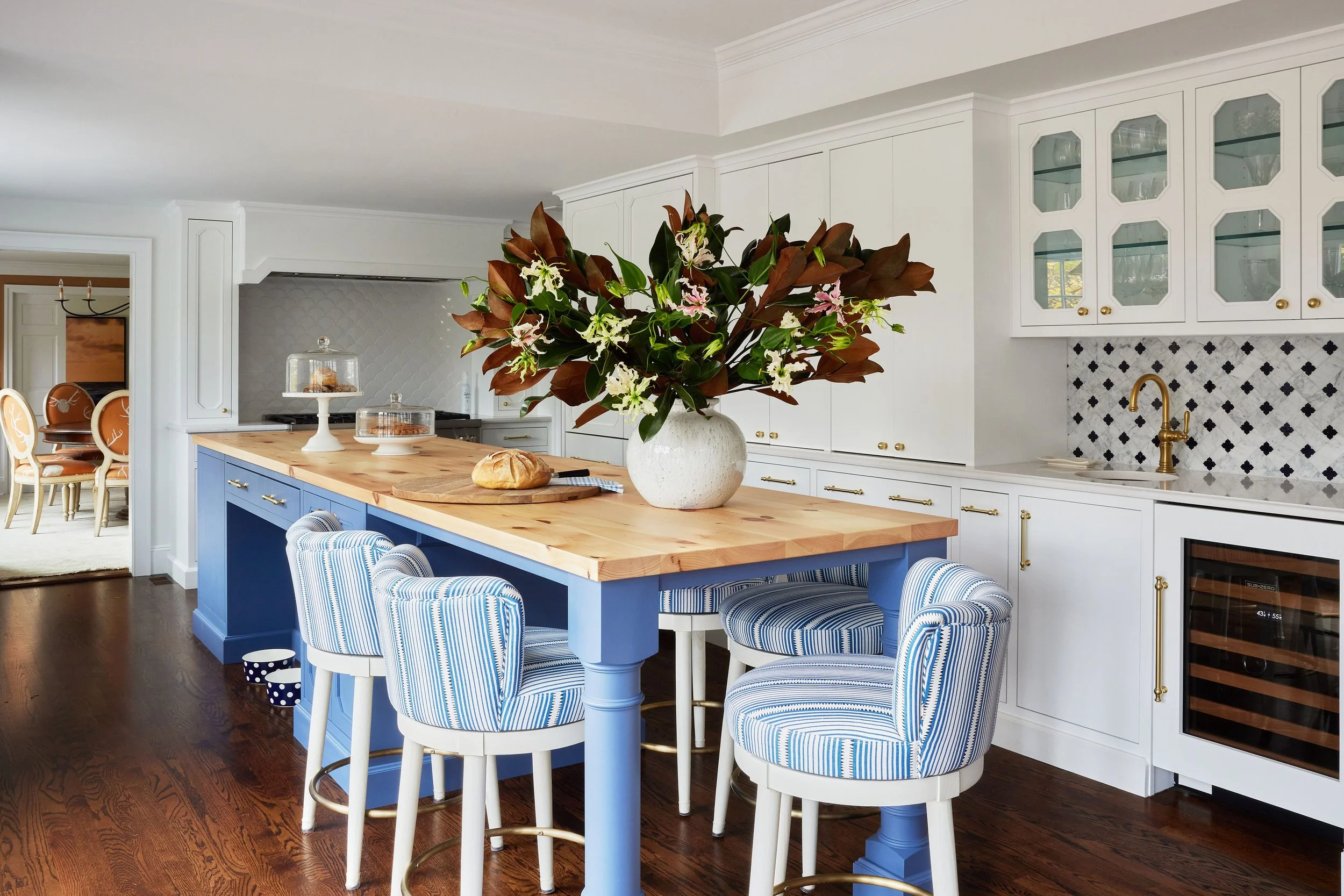 Kitchen, Dining Area, Kitchen Island, Counter Stools, Parker Bowie Larson, Interior Design, Laurel Hollow, Photography by Julia D'Agostino