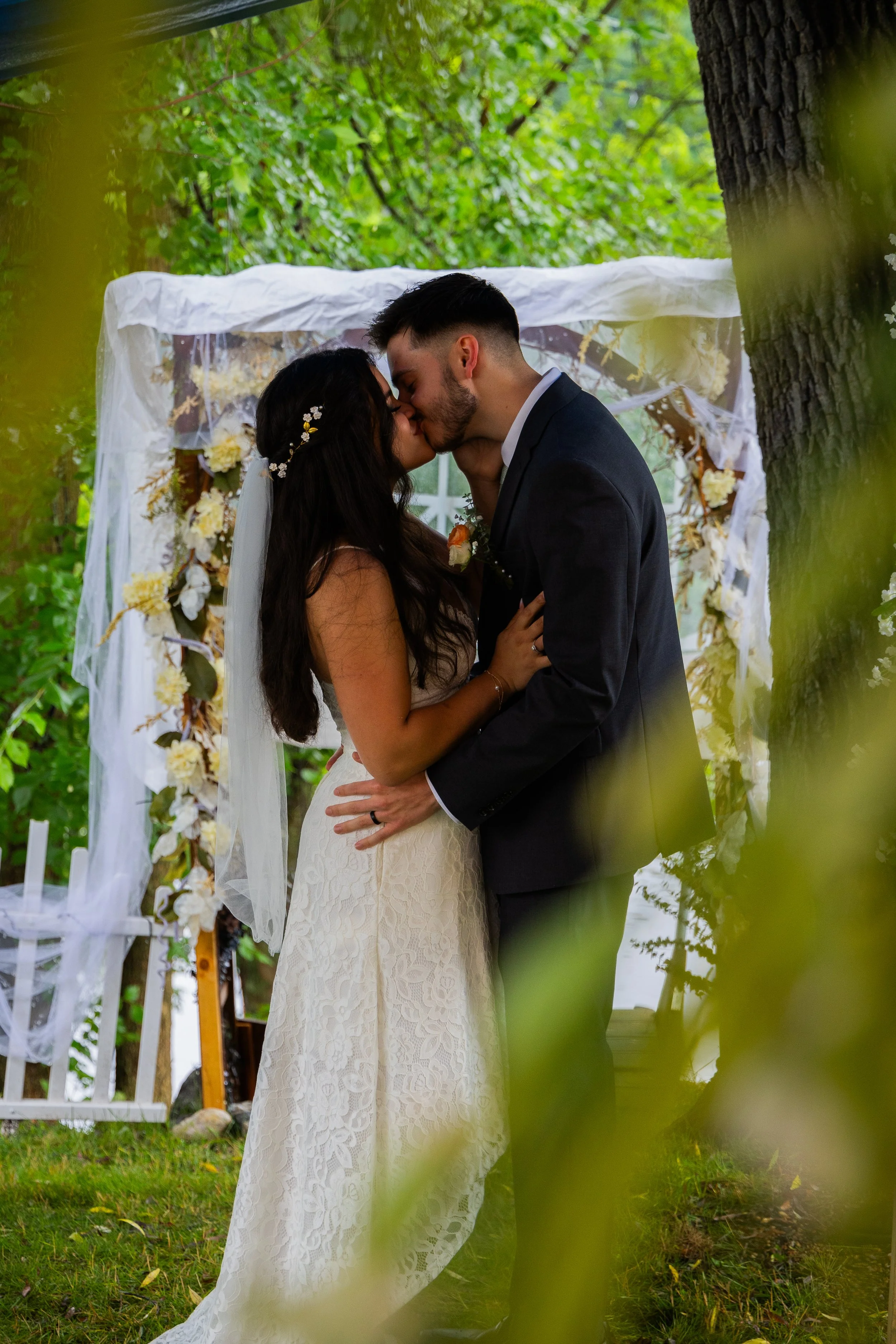 Who’s the Best Wedding Photographer to Capture Your Big Day?