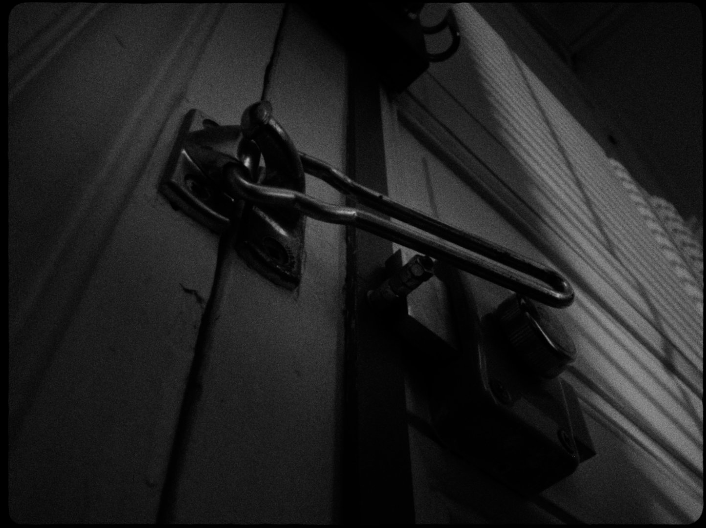 PARA_STILLS21.jpg