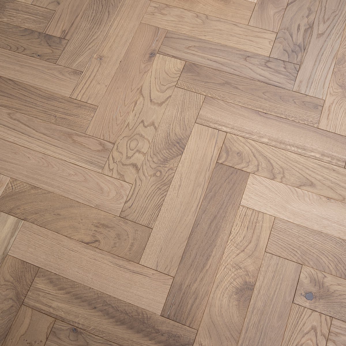 V4 ZB203 White Smoked Oak from the Floor Collection