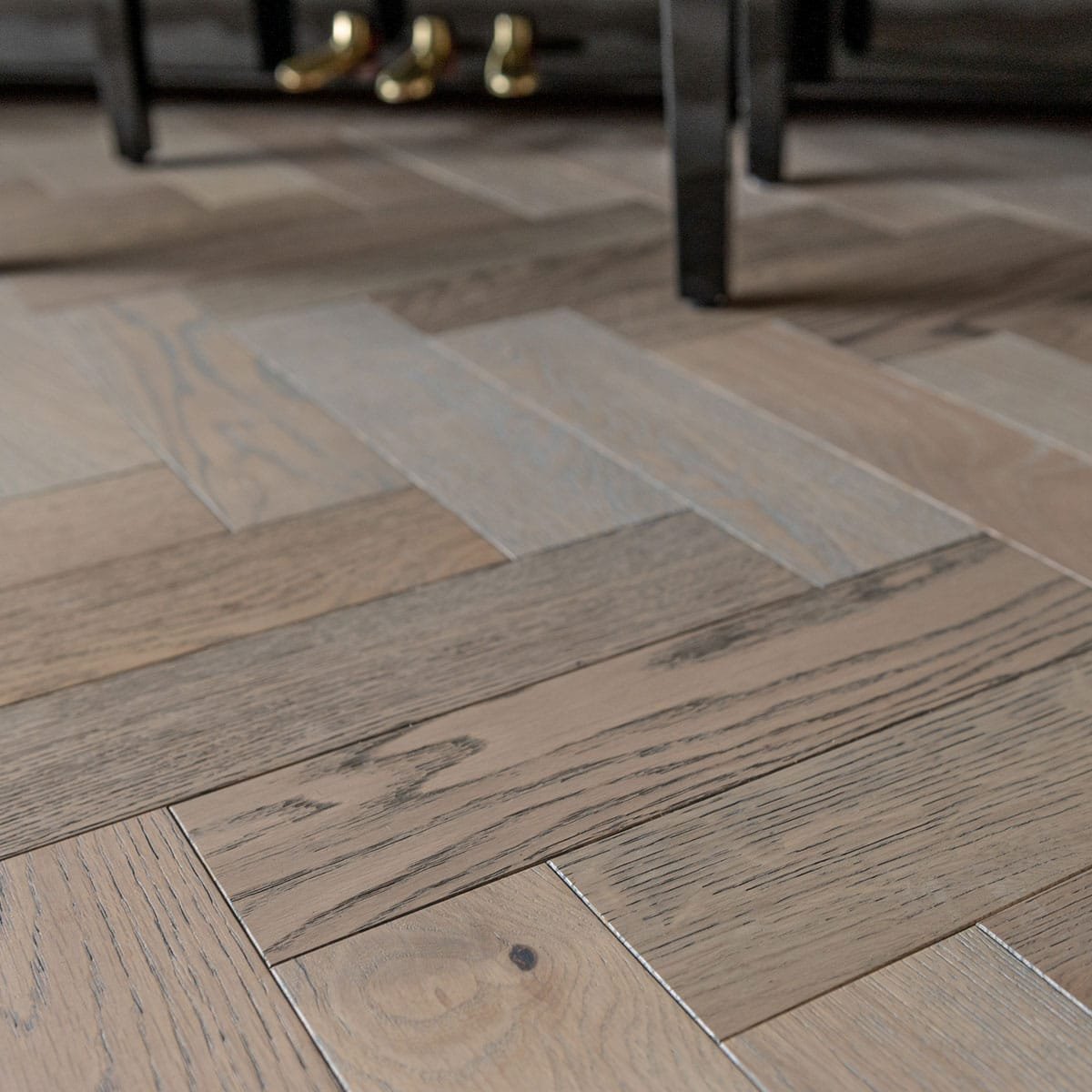 V4 ZB101 Frozen Umber | The Floor Collection