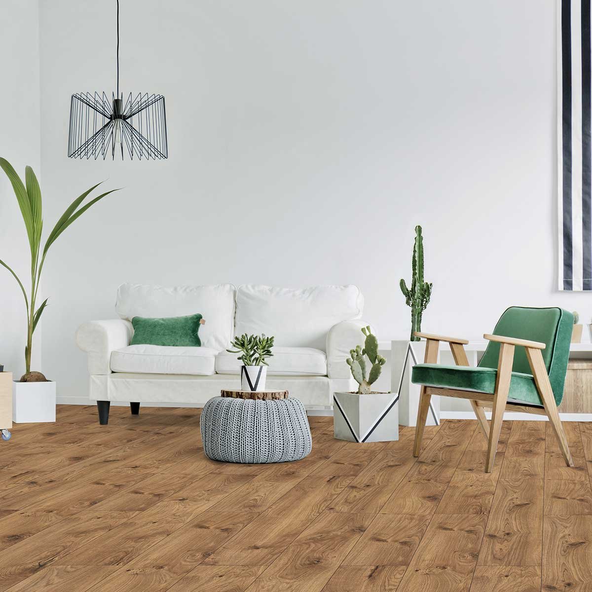 V4 NE28 Bracken Brown Oak Laminate | Available to purchase from The Floor Collection