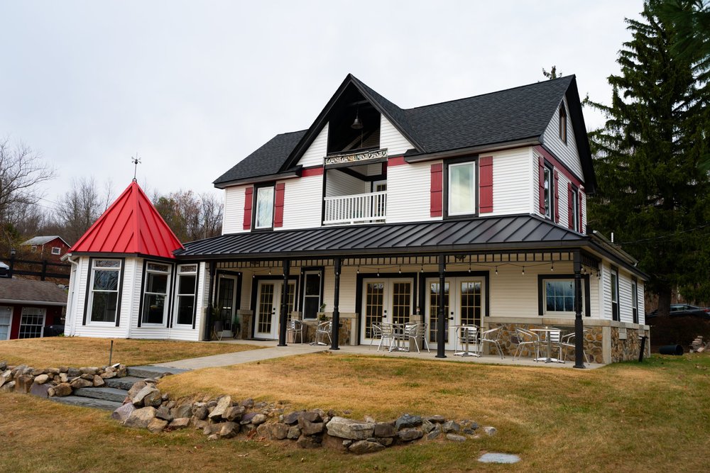 Explore Our Elegant Exterior Spaces in Ringwood, NJ | Merced Manor