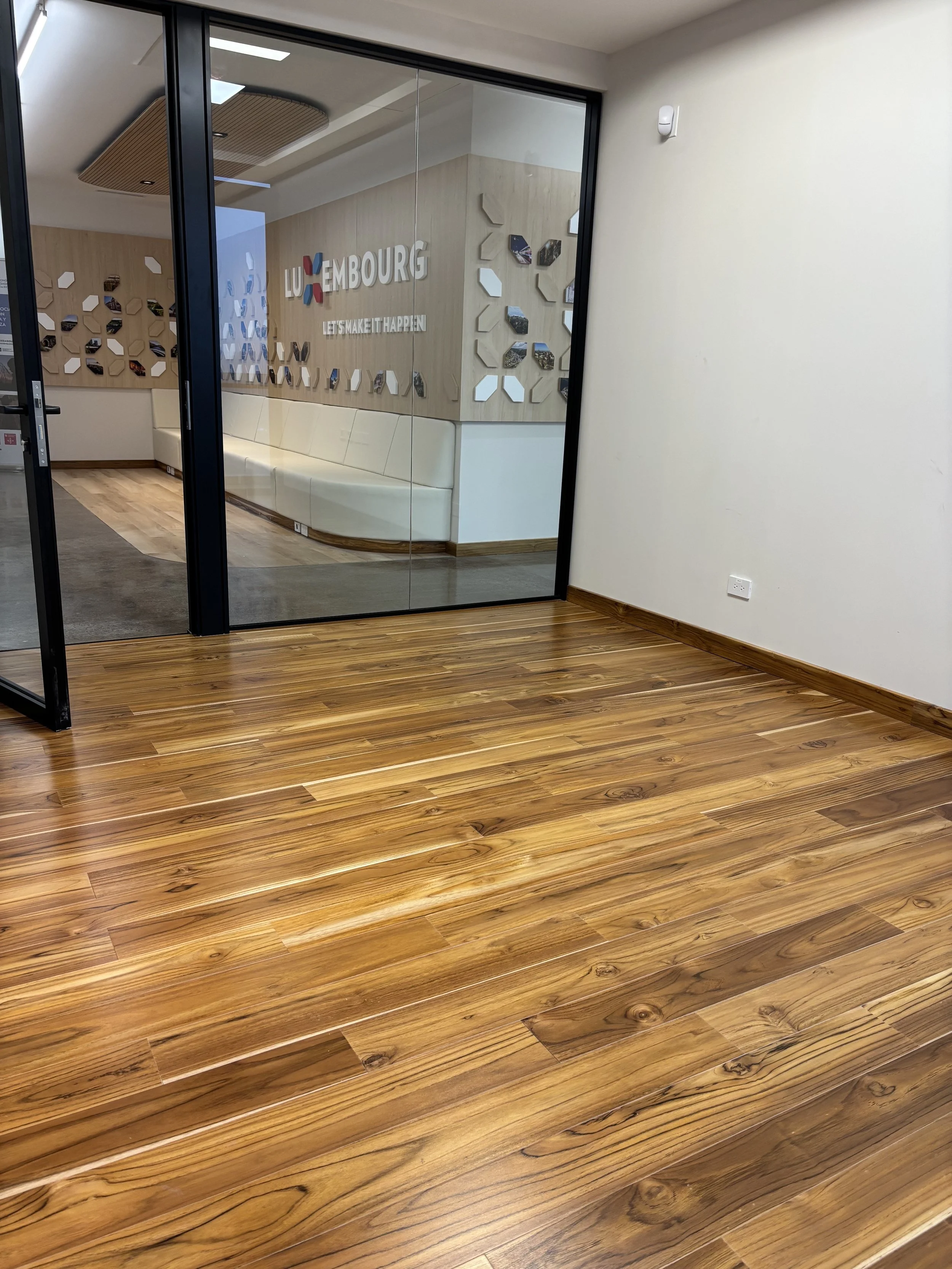 piso ingenieria teca woodpecker.jpg