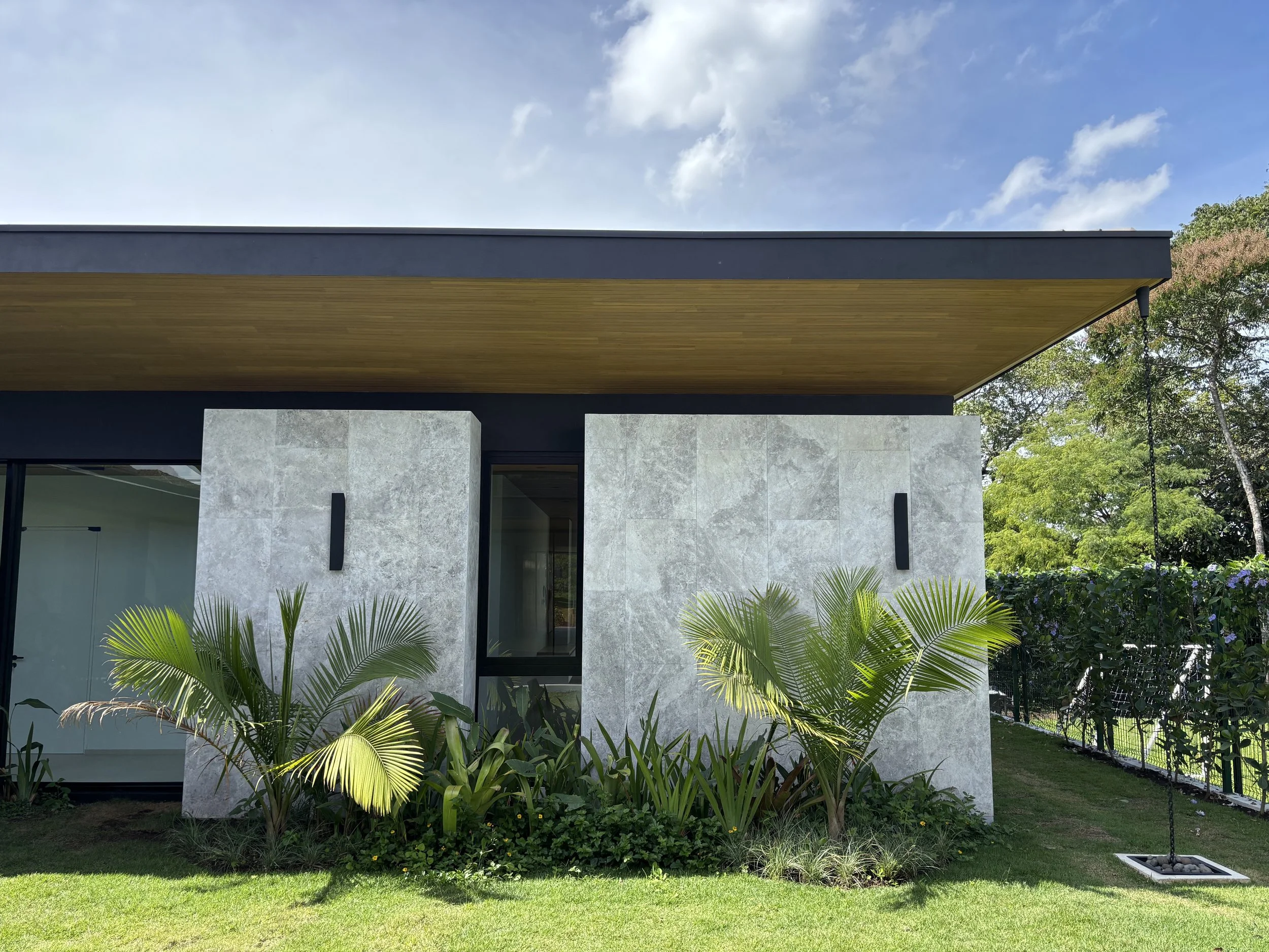 Cielo de teca acabado barniz UV crema Woodpecker