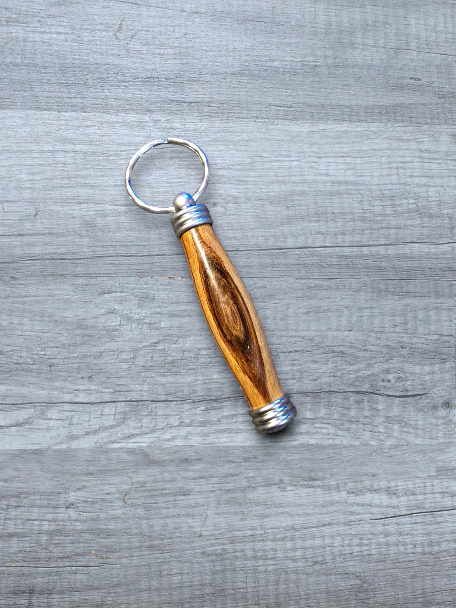 needle holder key zebra-Photoroom.jpg