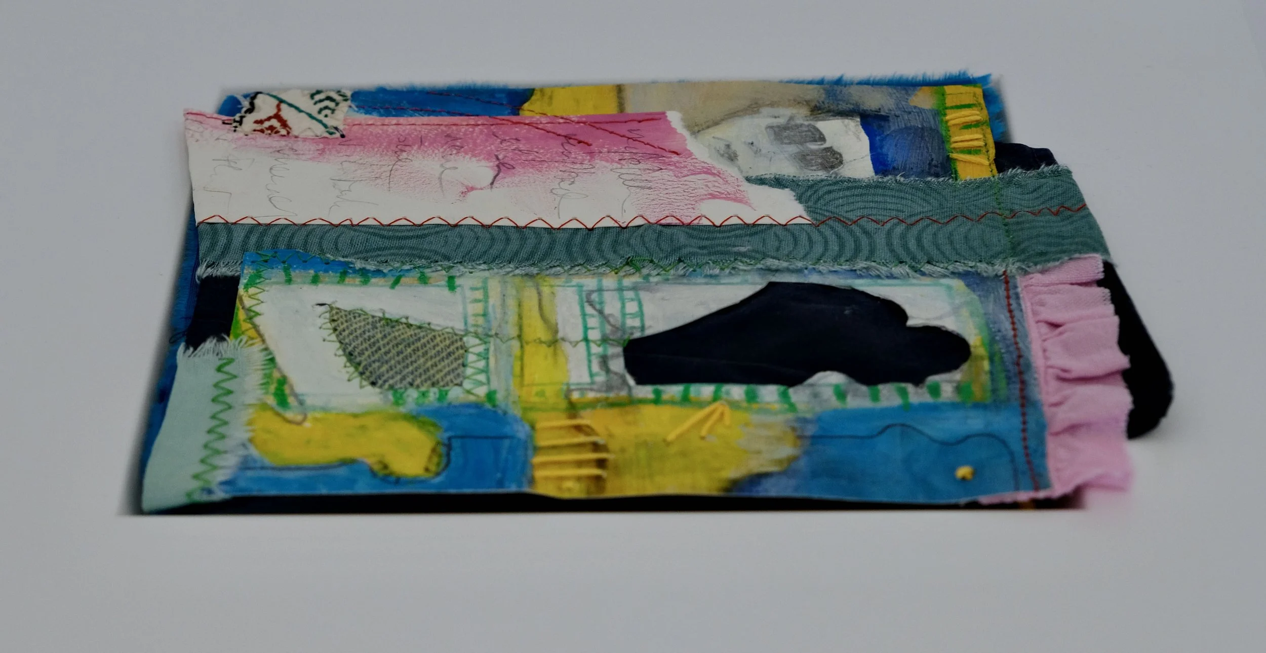 "gelb und blau = rosa", 
Detail, fiberart/ 2025