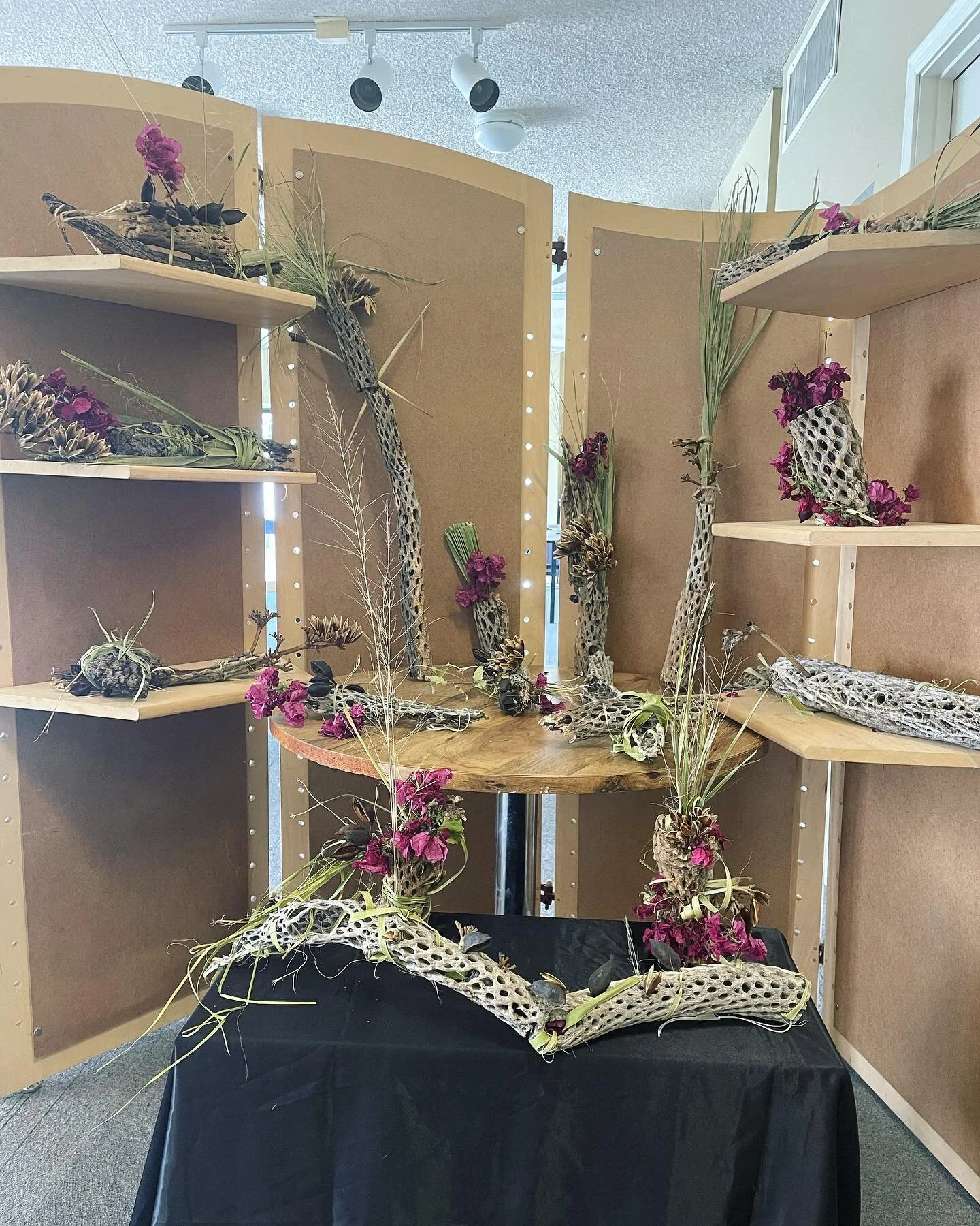 The grand finale. Student docents presented the semesters work. From study and excursions related to the study all the way to the final art pieces, the students shared their learning journey. 

They lead our community through a series of mini talks t