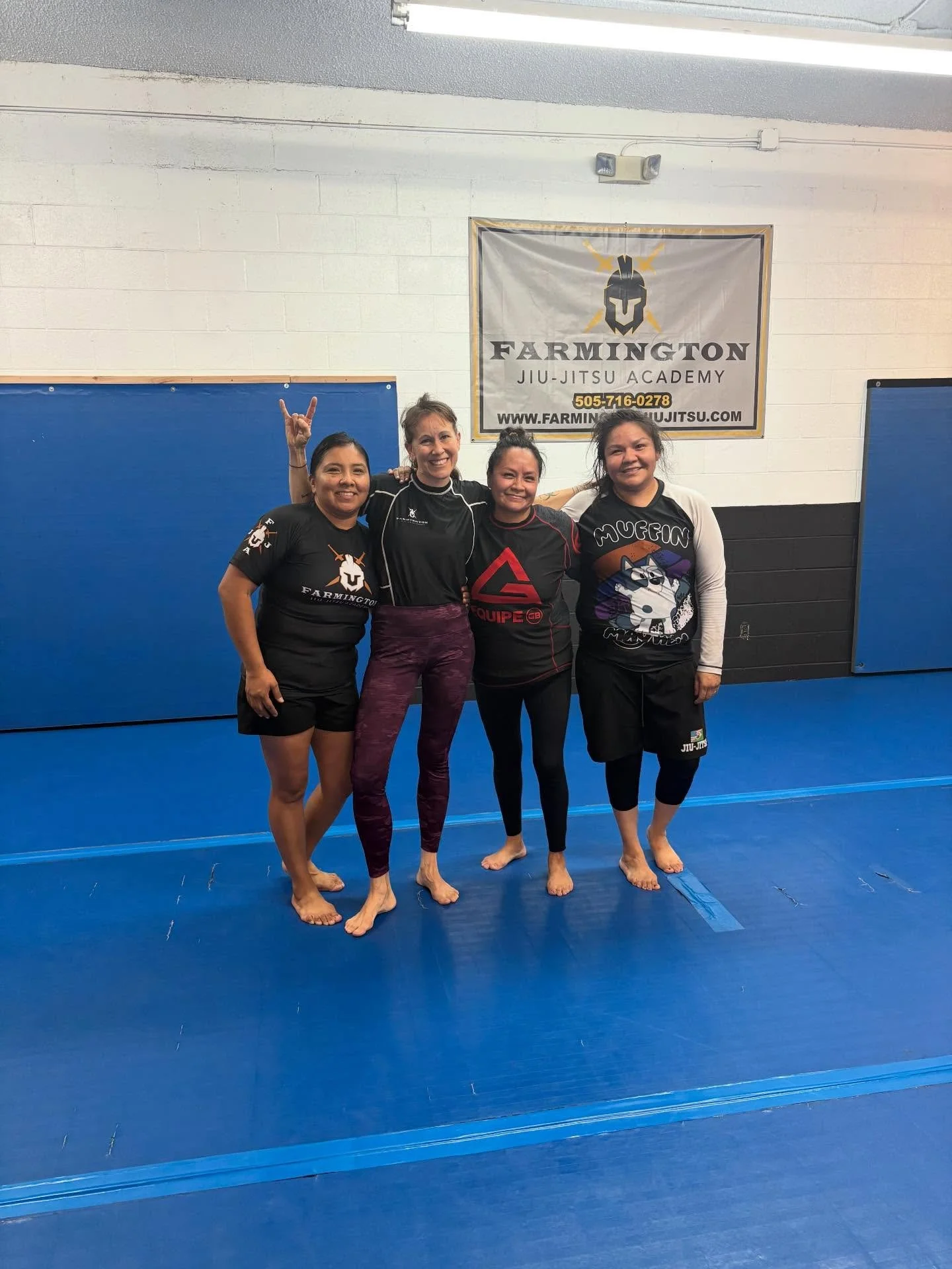 GREAT NIGHT OF TRAINING GOING INTO THANKSGIVING! MAKE SURE TO JOIN OUR Gi CLASS WEDNESDAY. WE WILL BE CLOSED THURSDAY THRU SUNDAY FOE THE HOLIDAY WEEK.