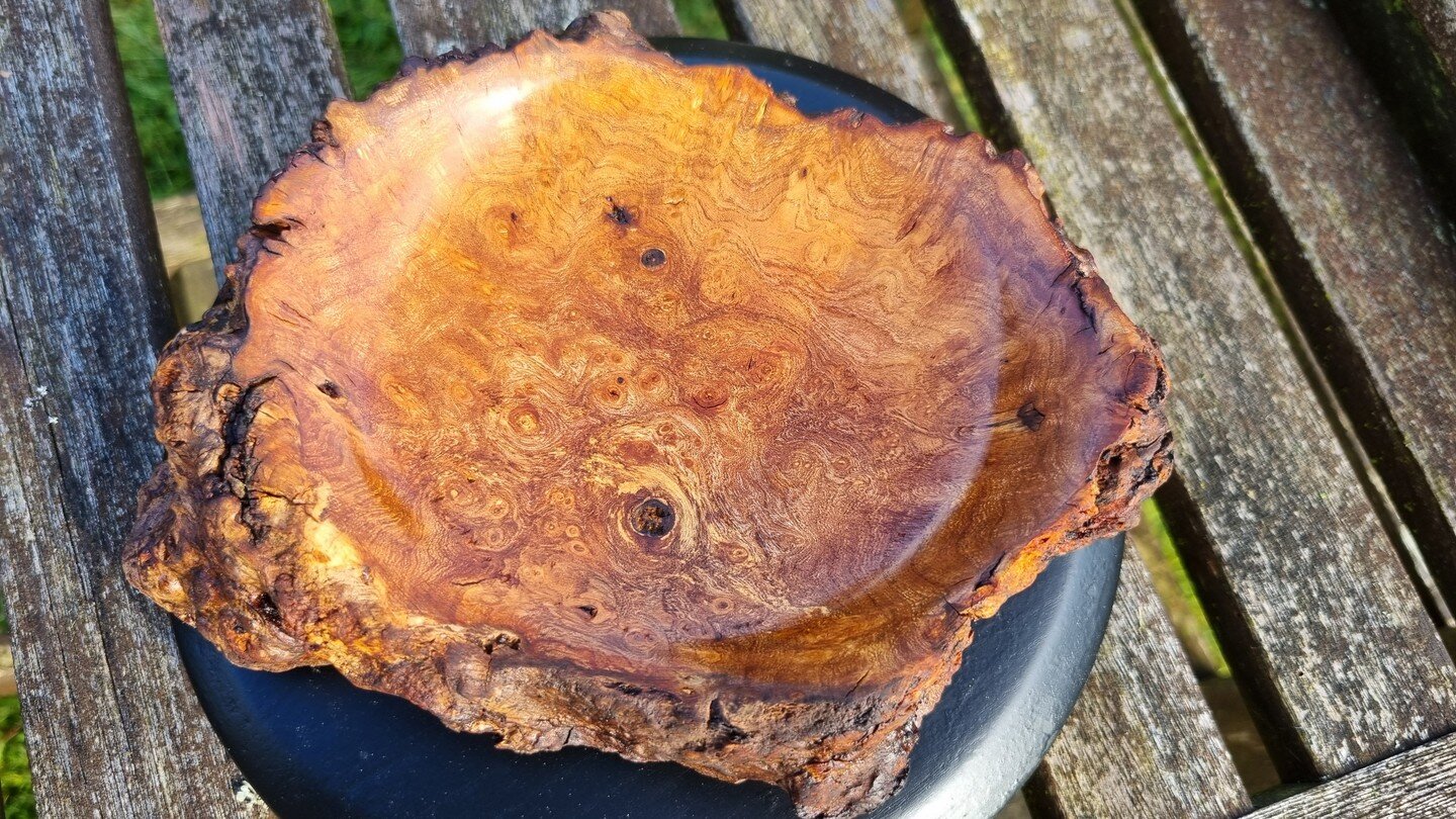 Fun day in the office yesterday. One elm burl dish with some really pretty figure inside, and a small cherry offcut turned into an offerings pot.
Proper photography to come later!
#woodturning #madeinscotland #natureknowsbest