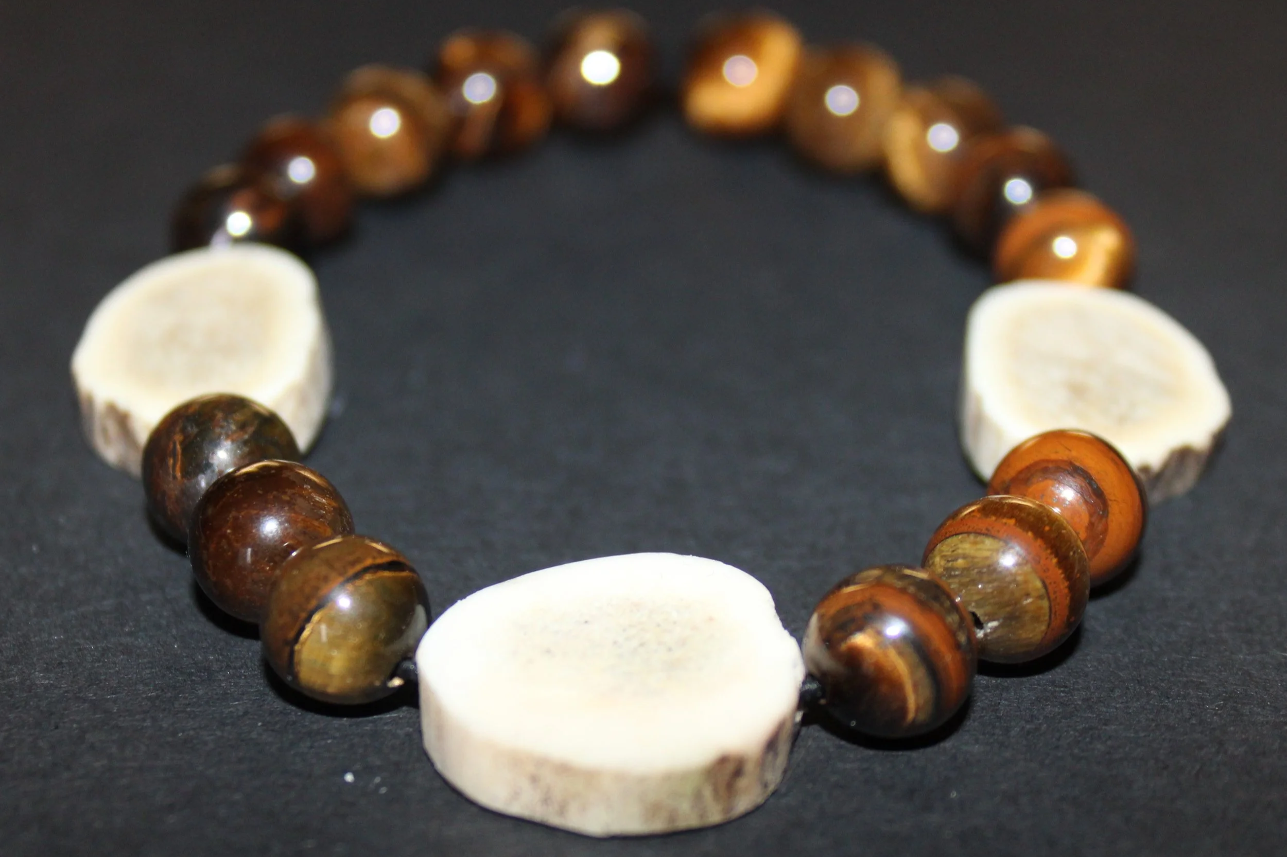Red Deer Antler Bracelet with Tiger Eye Beads (22cm)