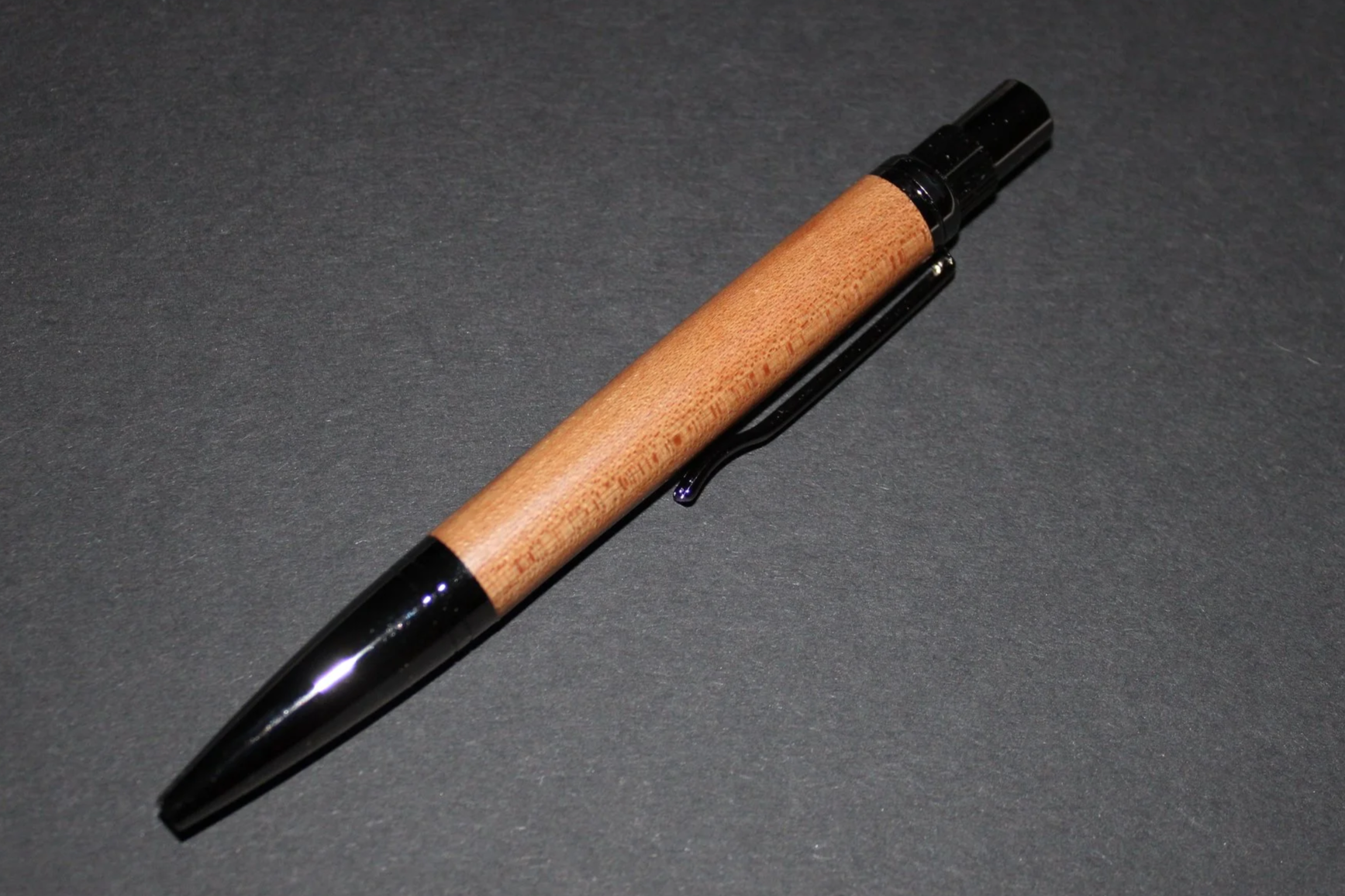 Solano Gun Metal Twist Pen- Yew