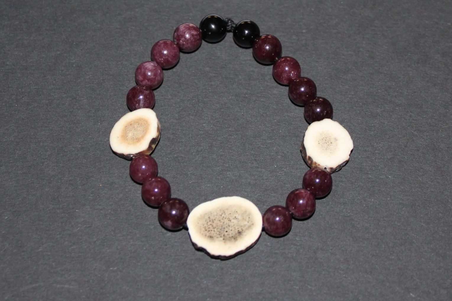 Red Deer Antler Bracelet with Red Garnet and Black Obsidian Beads (22cm)