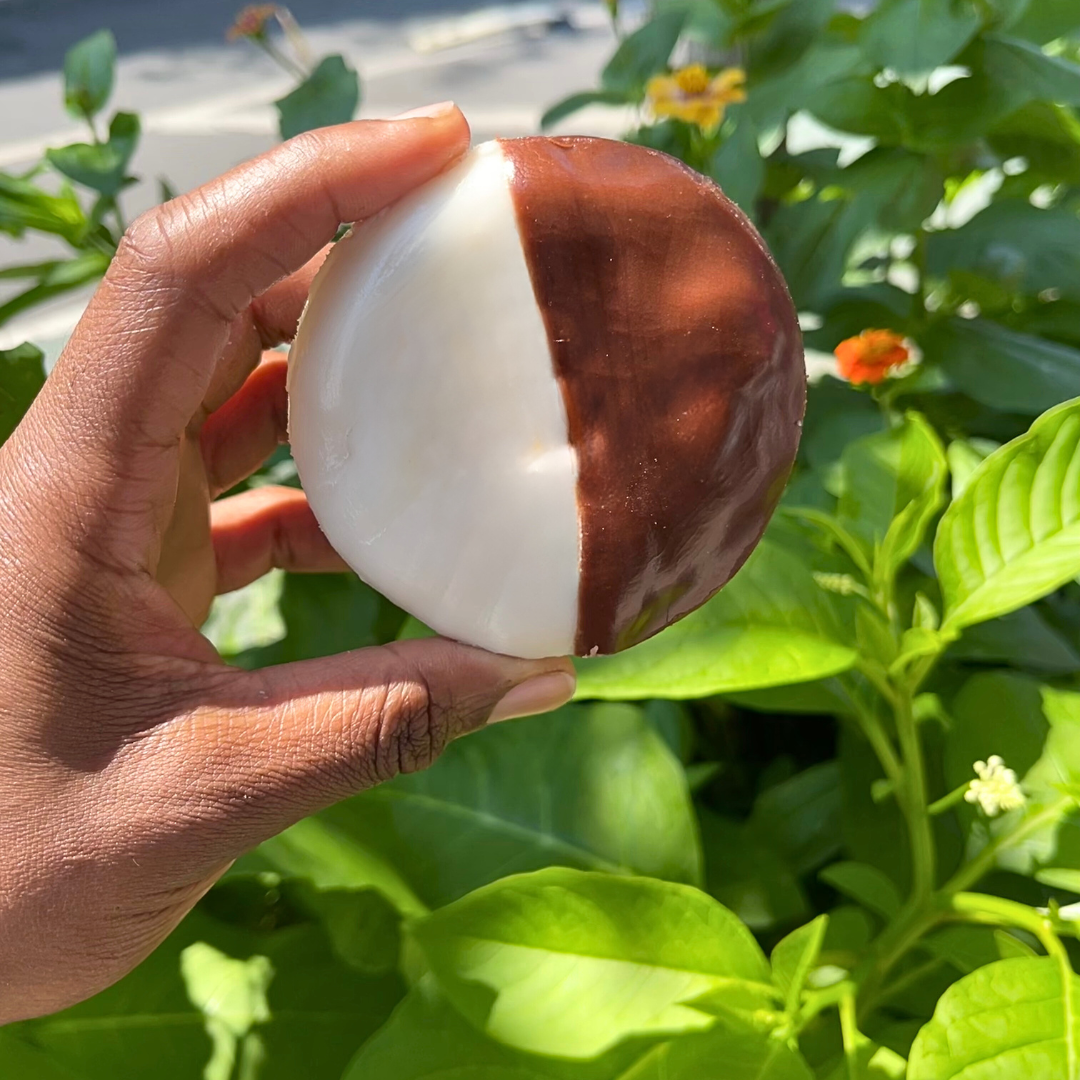 Black an White Cookie