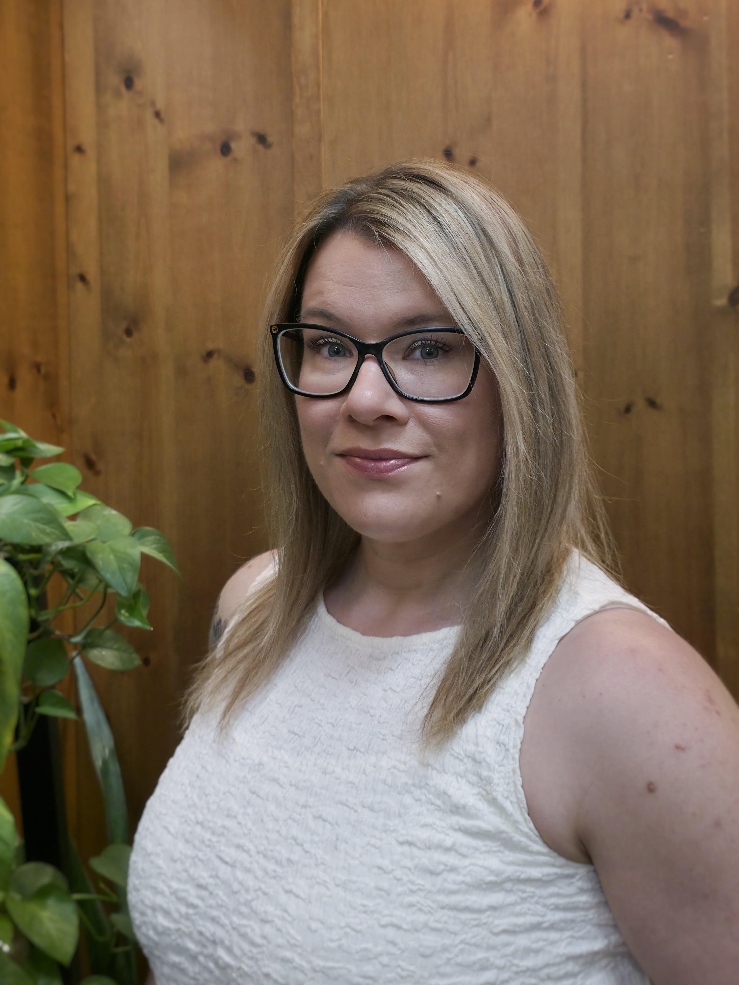 Portrait of Kayla, massage therapist at Purple Salt Salon & Spa in Vermont