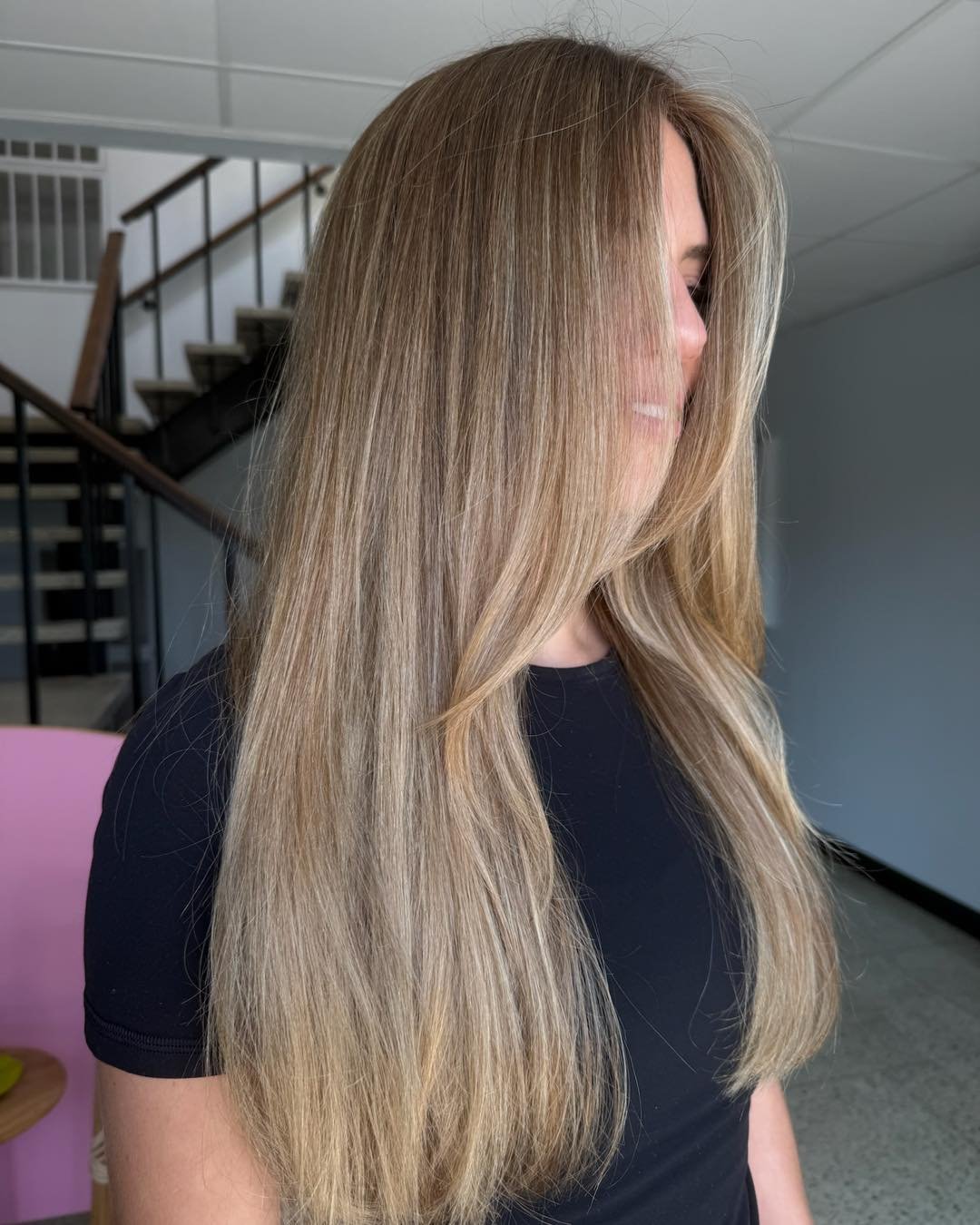 Blended to perfection ✨ A blonde balayage refresh that keeps it effortless and timeless.