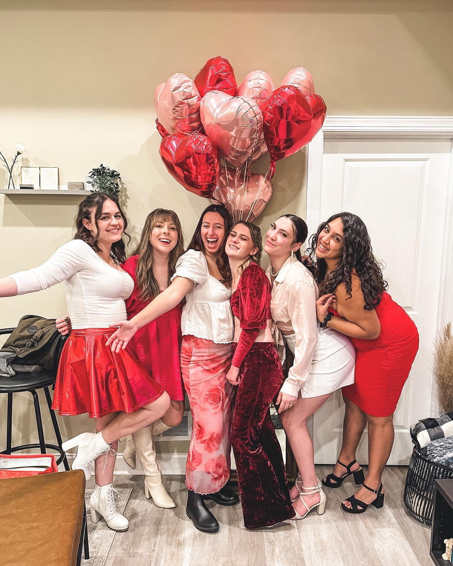 dream team 🫶🏽💘 

feeling beyond blessed to celebrate all the incredible women in my life 🥰

#februarymoments #aboutlastnight #galentines #selflove #❤️