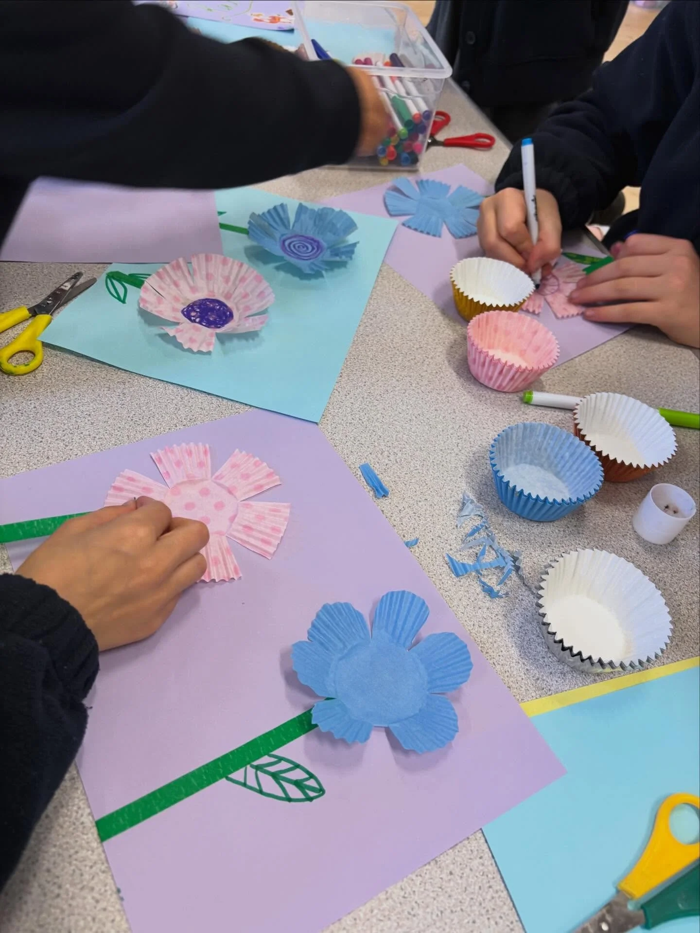 Blooming creativity 🌸🧁 Turning simple cupcake cases into a garden of handmade flowers!
Reigate Parish.