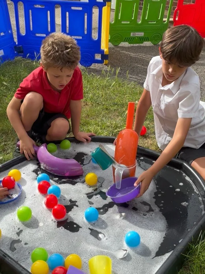 🎨St Philip&rsquo;s🎨
This week at St Philip&rsquo;s!
We have been exploring water play! The children used the tuff tray to experiment with bubbles, balls and jugs! They really engaged well in the activity when mixing, pouring and making potions! 
We