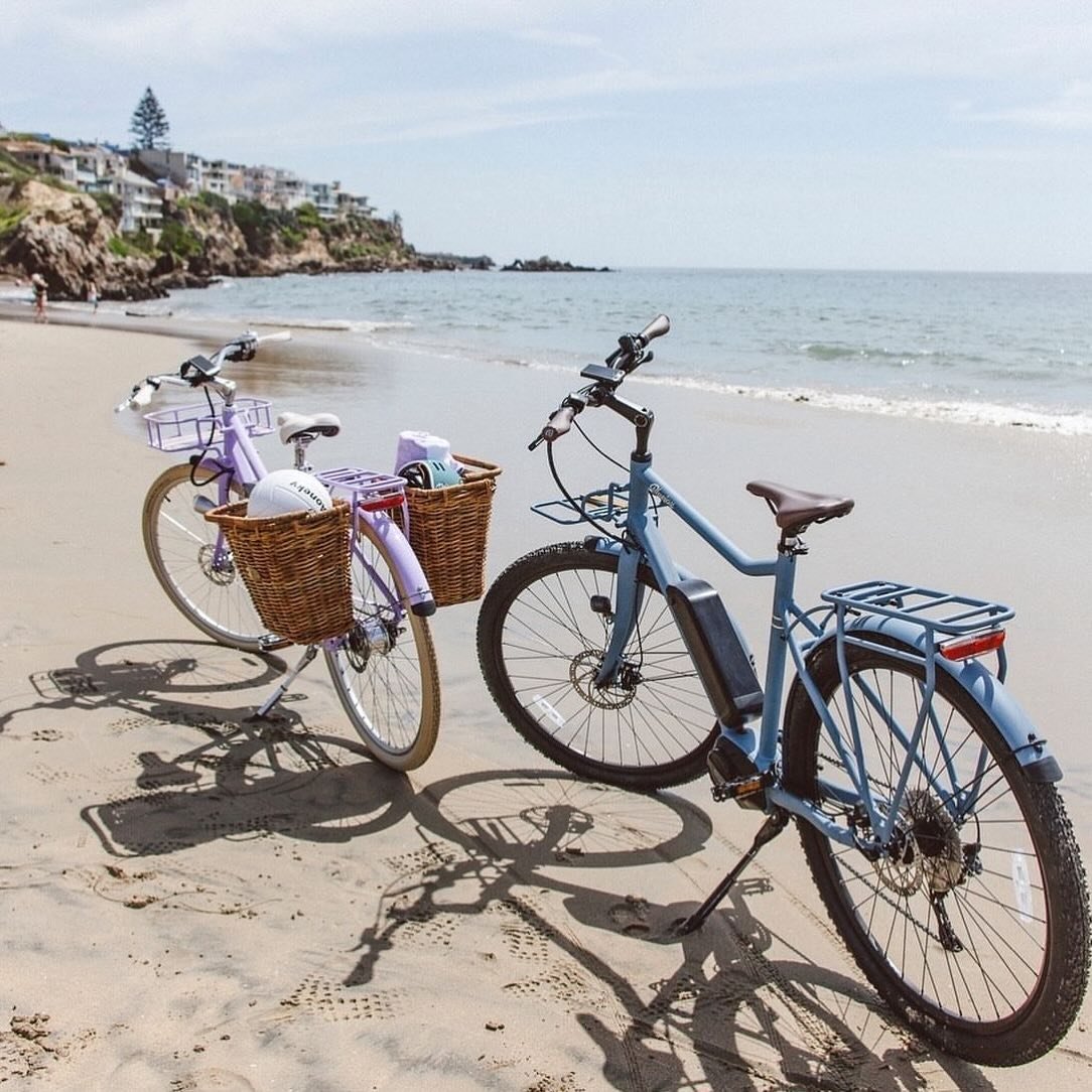 Bluejay season is the best season 💙 Have you stopped into @bluejaybikes flagship showroom located in The Garden shopping center next to @cestsibonnb @starfishnewport @juxtapositionhome? 

Pop in to check out their colorful collection of e-bikes and 