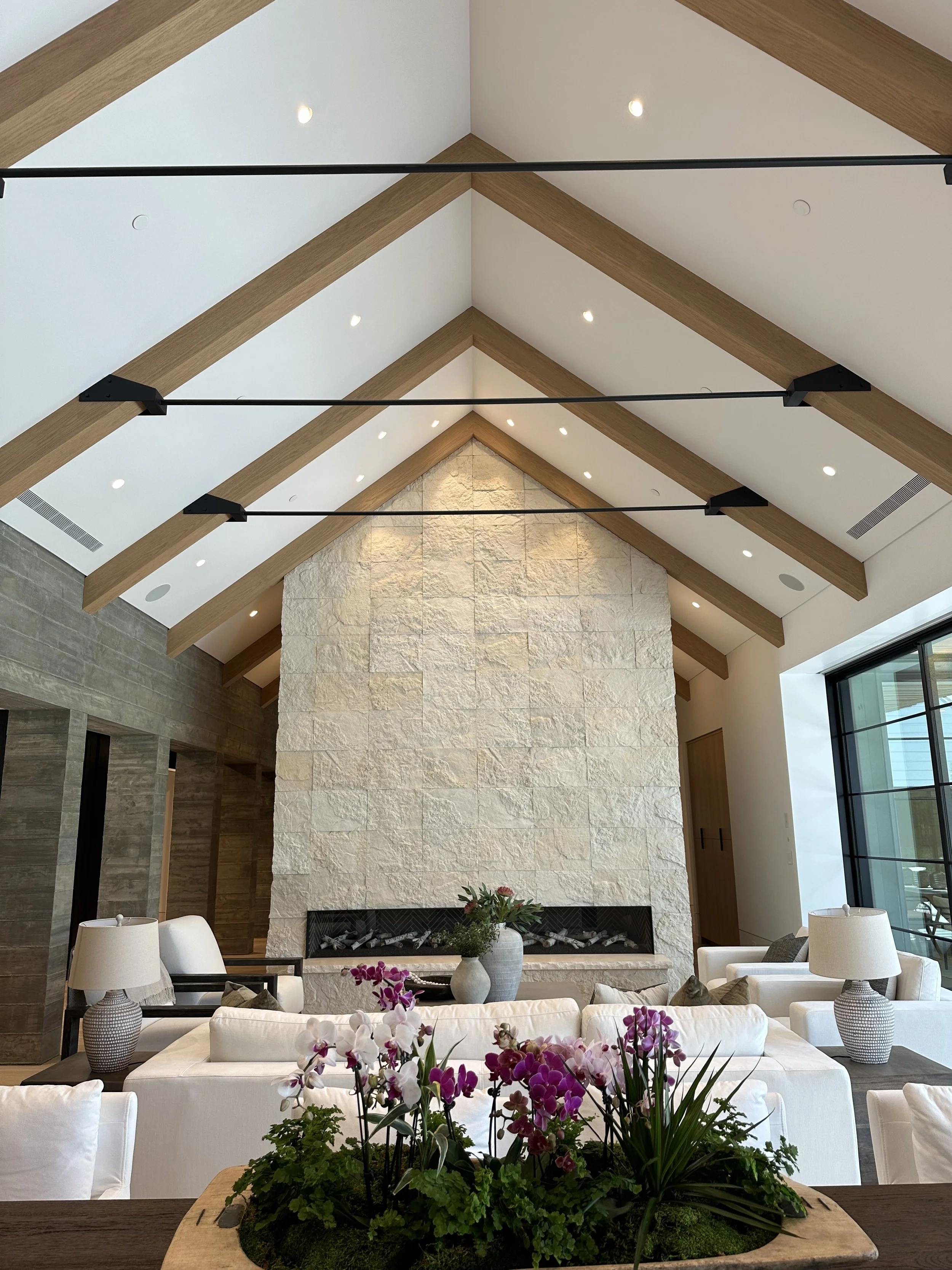 OCEANFRONT ELECTRIC PEAK CEILING LIGHTING IMG_2908[65].jpg
