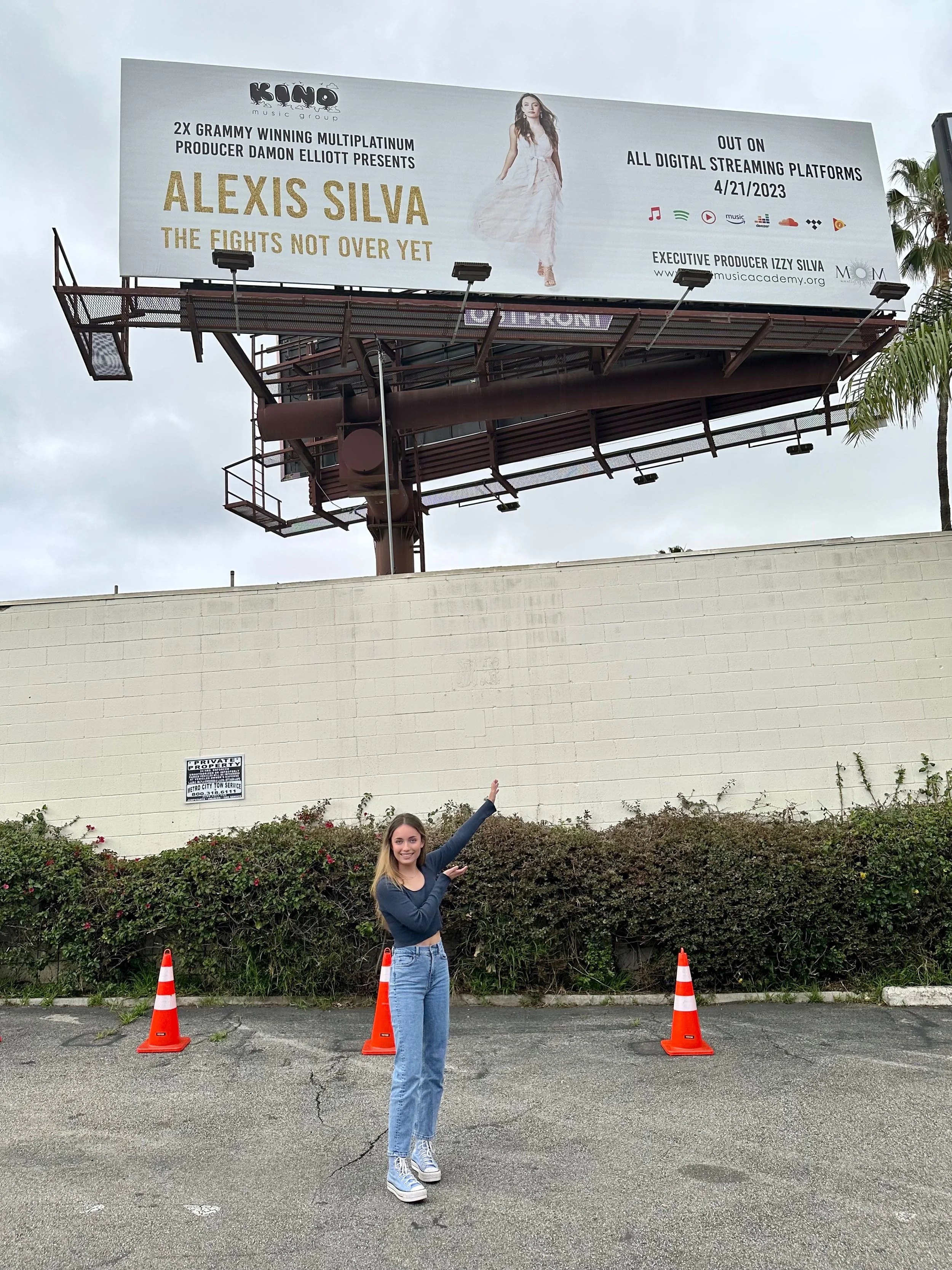 Facetune_14-04-2023-10-12-56 (1).jpeg