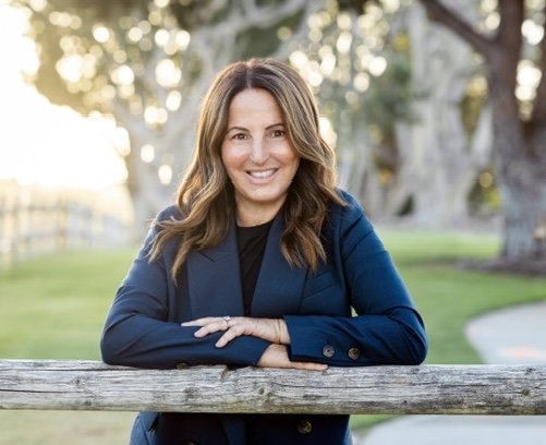 Lisa Pearson