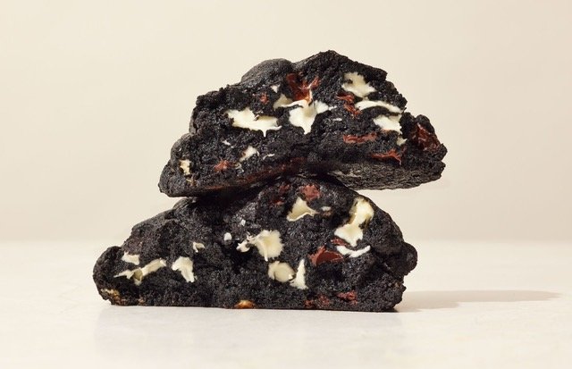 Levain Bakery's Limited-Run Black &amp; White Cookie Debuts in Newport Beach for Four Days Only