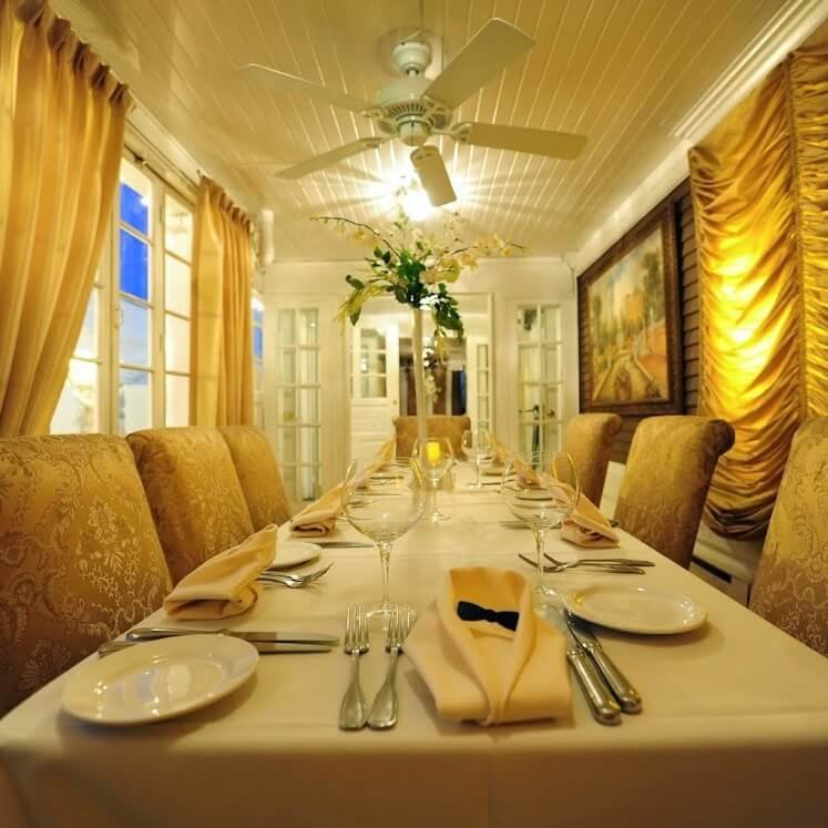 AnaheimWhiteHouse5-Restaurant-Bar-Anaheim-California-Opulist.jpg