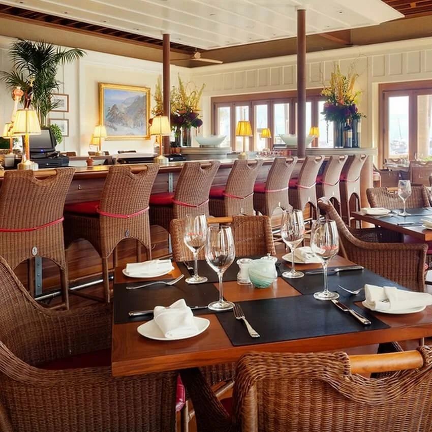 AvalonGrille3-Restaurant-Bar-CatalinaIsland-Avalon-California-Opulist.jpg