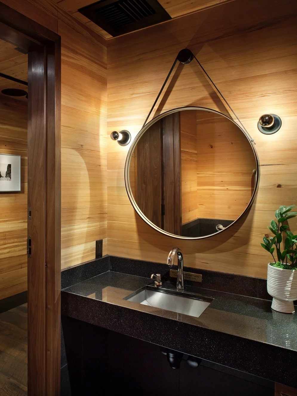 TheWhiteHouseTavern-Restaurant-Bar-Aspen-Colorado 4.jpg